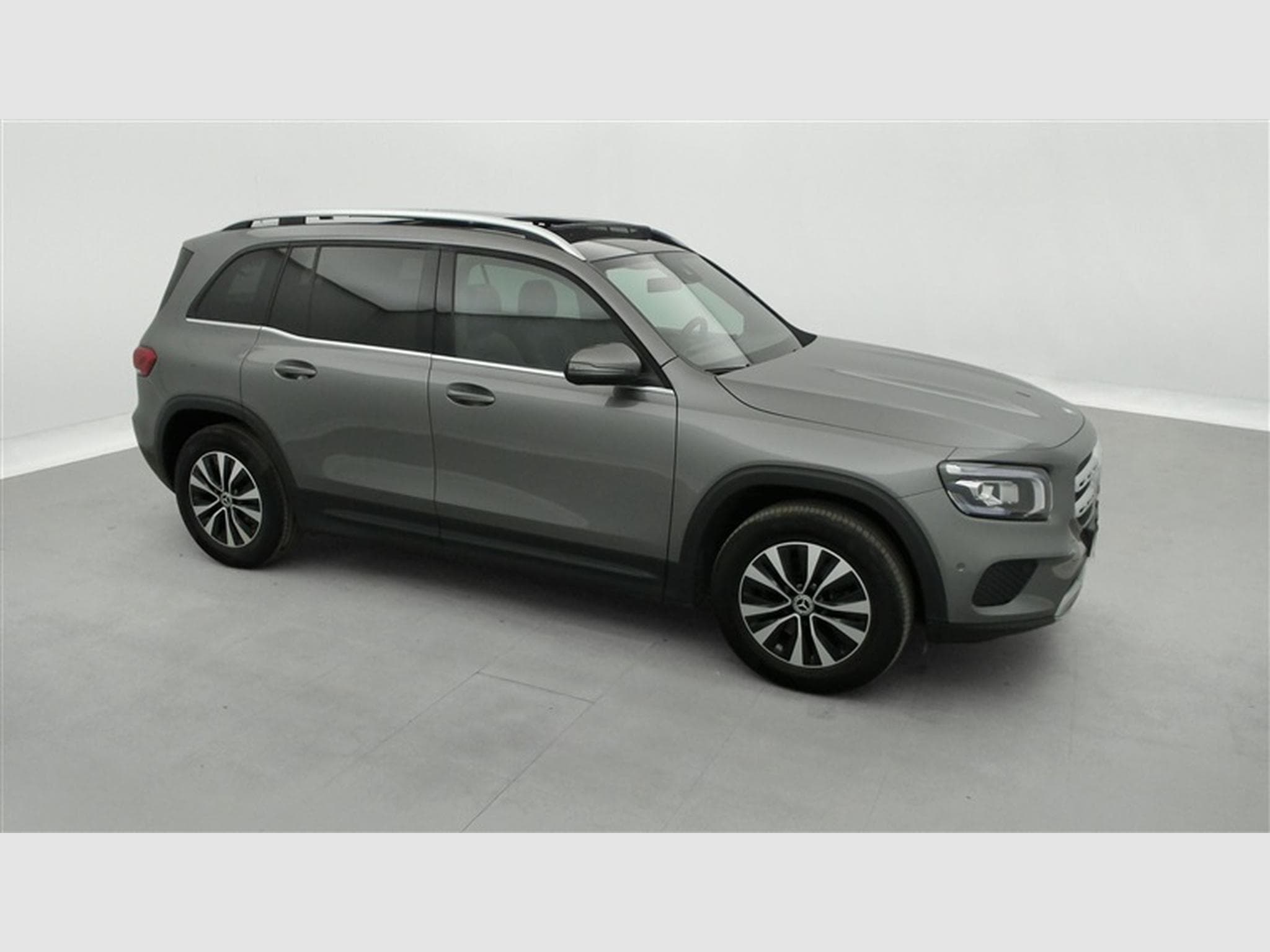 Mercedes GLB 180 180d Business Solution S-CUIR/NAVI/TO PANO/FULL LED/JA17 (2023) - Photo 24