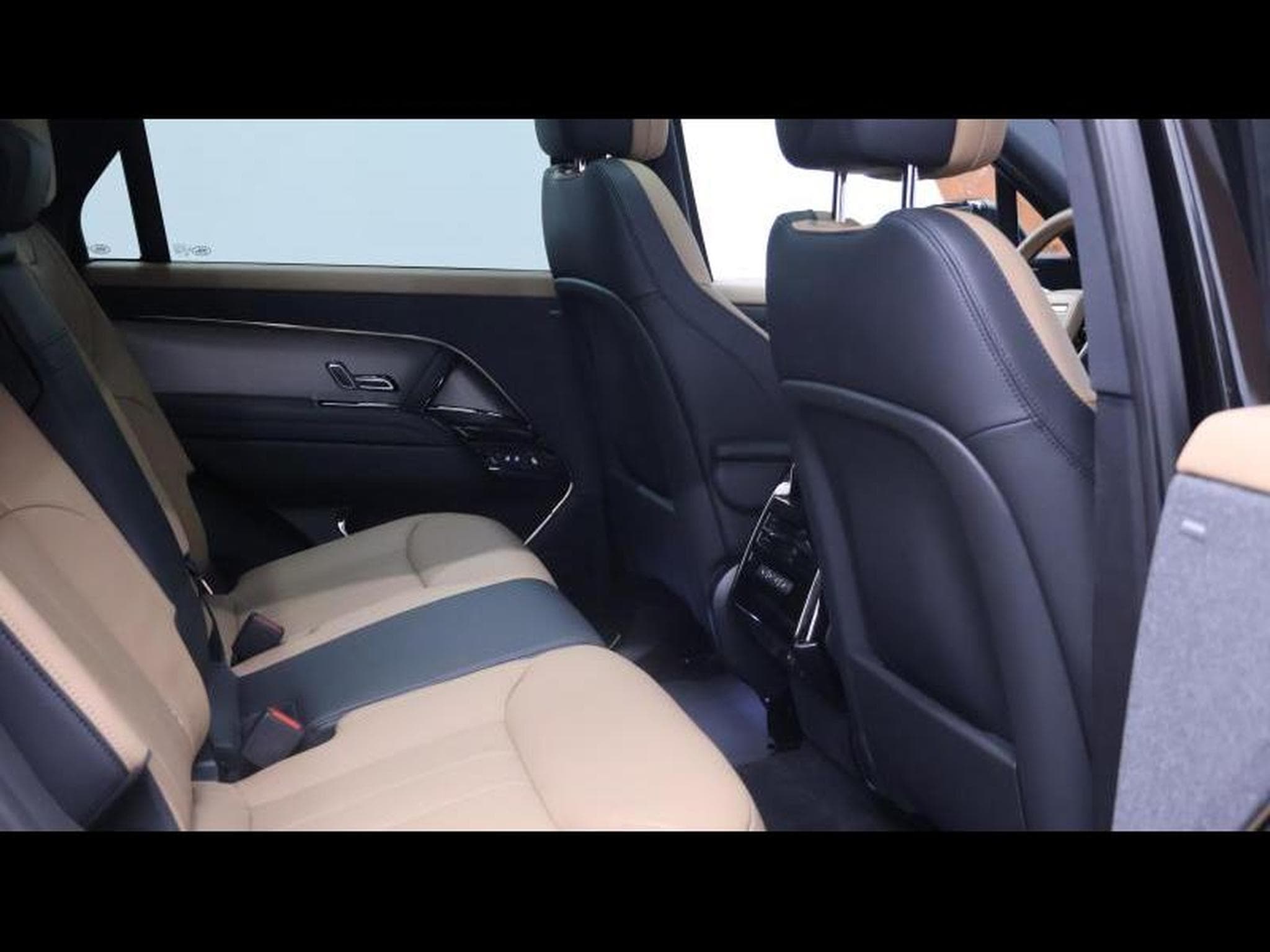 Land-Rover Range Rover Sport P460e Dynmic SE AWD Auto (2026) - Photo 14