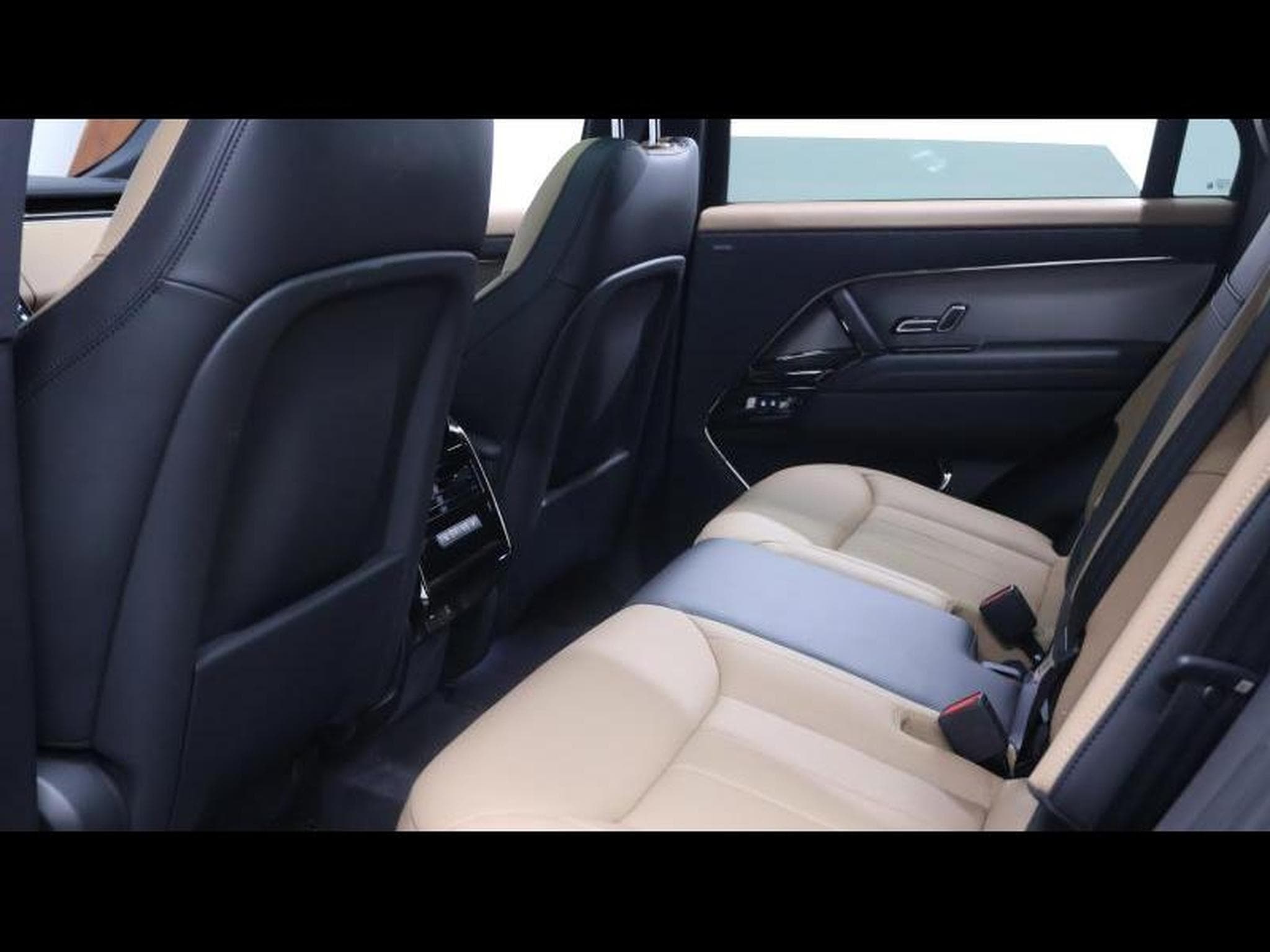 Land-Rover Range Rover Sport P460e Dynmic SE AWD Auto (2026) - Photo 19