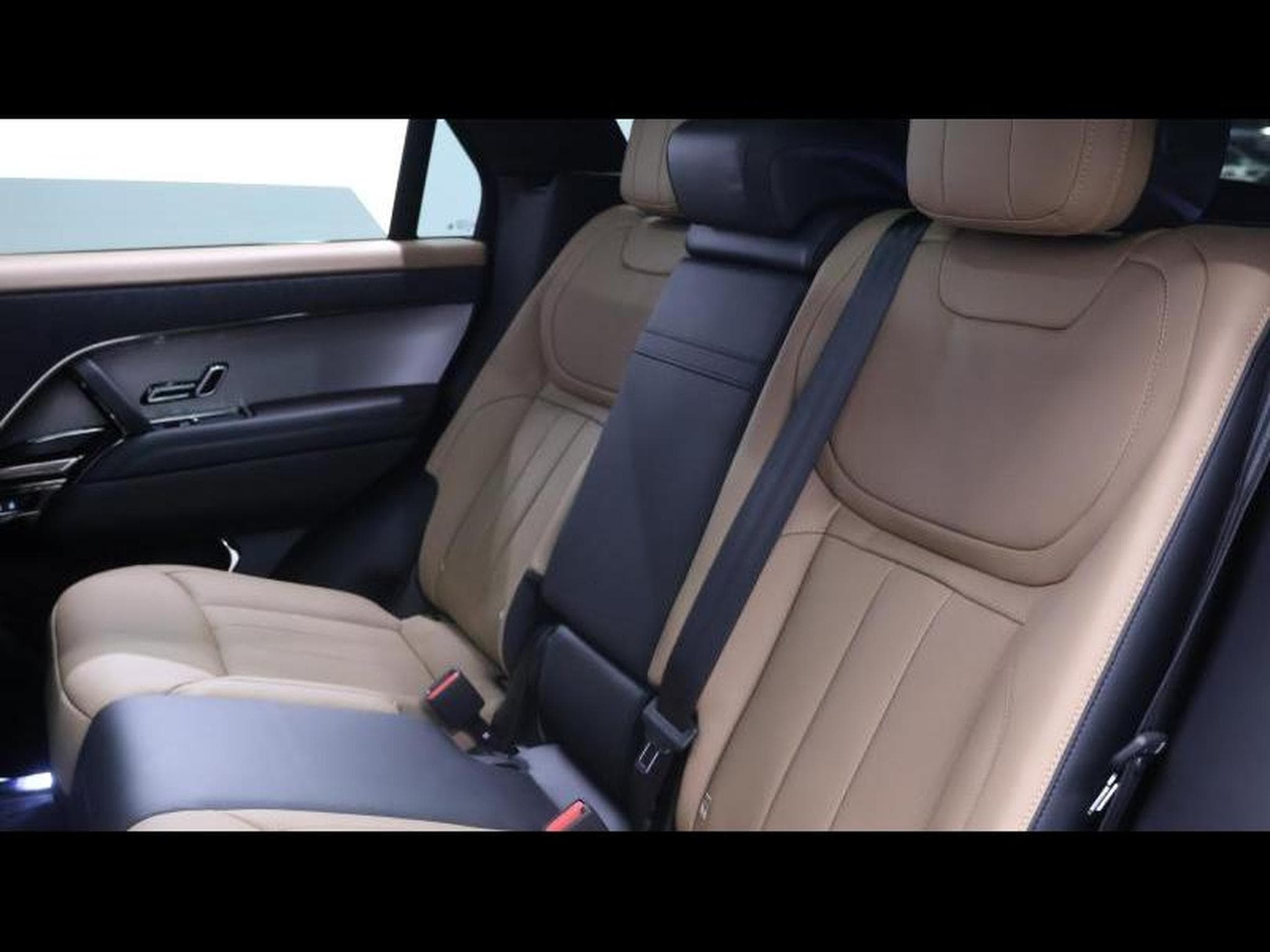 Land-Rover Range Rover Sport P460e Dynmic SE AWD Auto (2026) - Photo 20