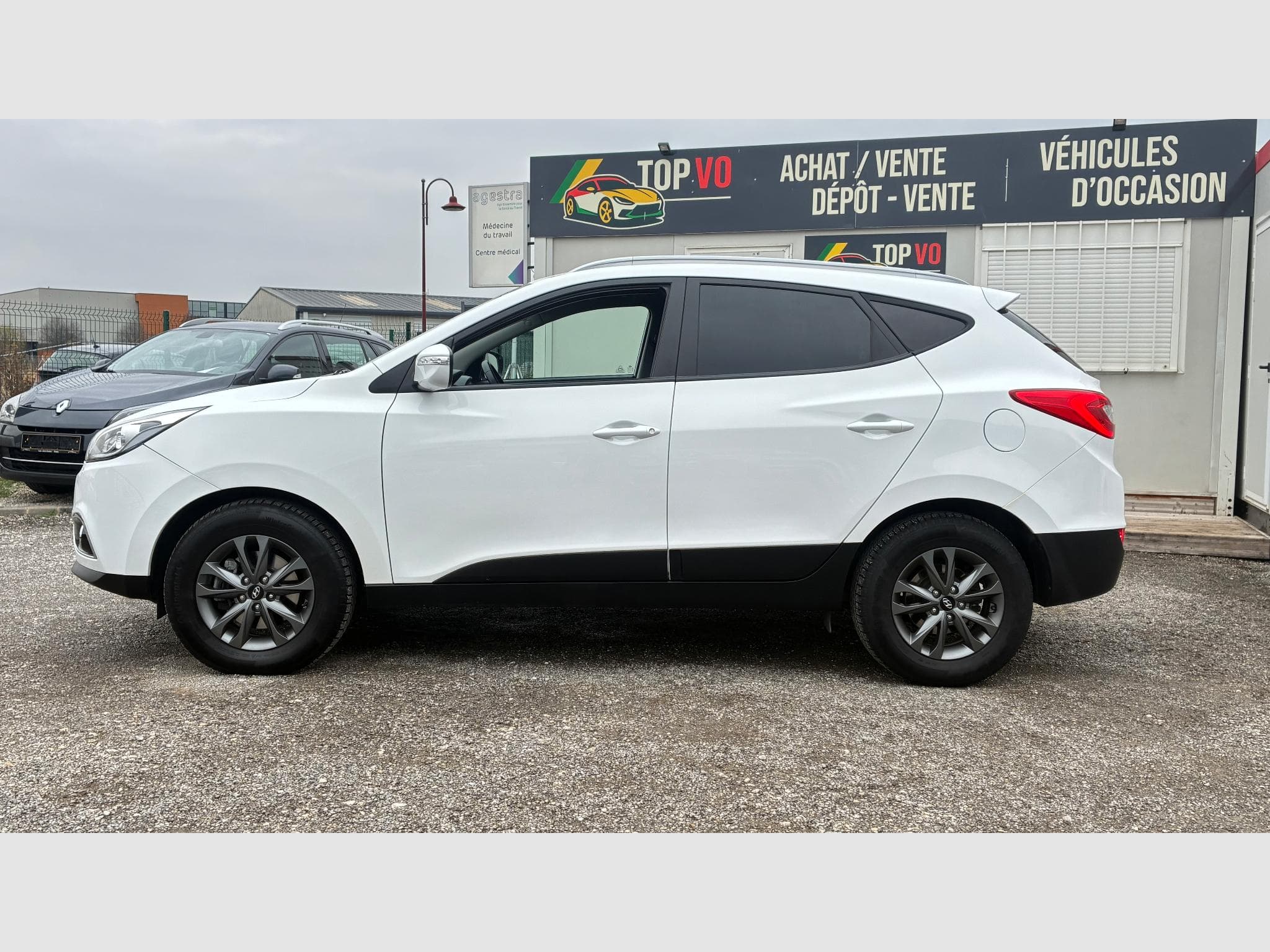 Hyundai ix35 2.0 CRDI 136 Ch 4WD PREMIUM (2015) - Photo 8