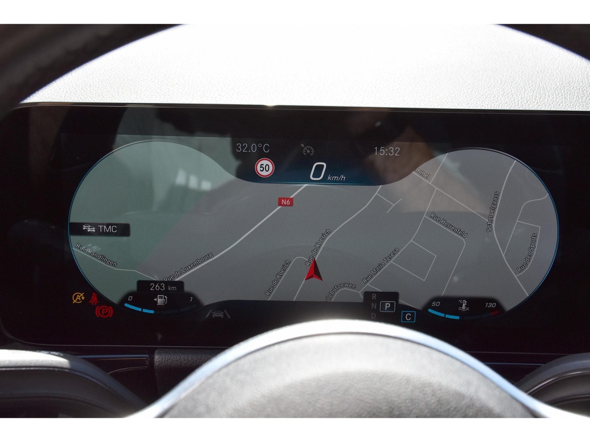 Mercedes GLA 200 Progressive 7G-Tronic PANO GPS CAM LANE (2020) - Foto 17