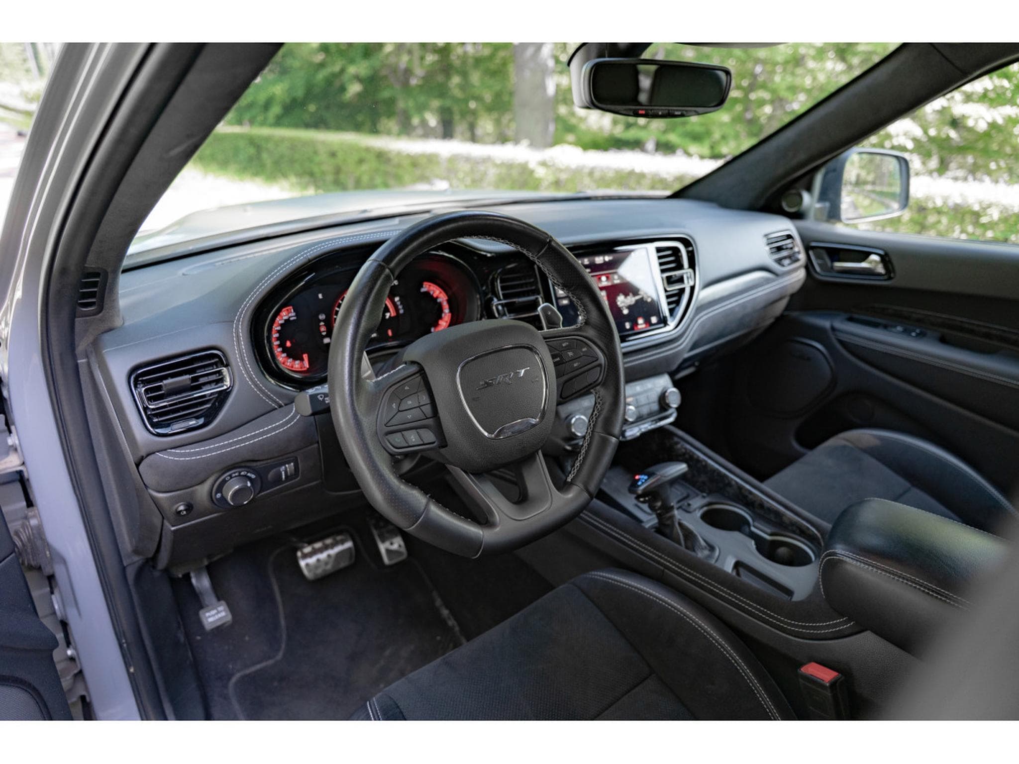 Dodge Durango SRT HELLCAT - 6 Places - Harman Kardon - Black Package (2023) - Foto 8