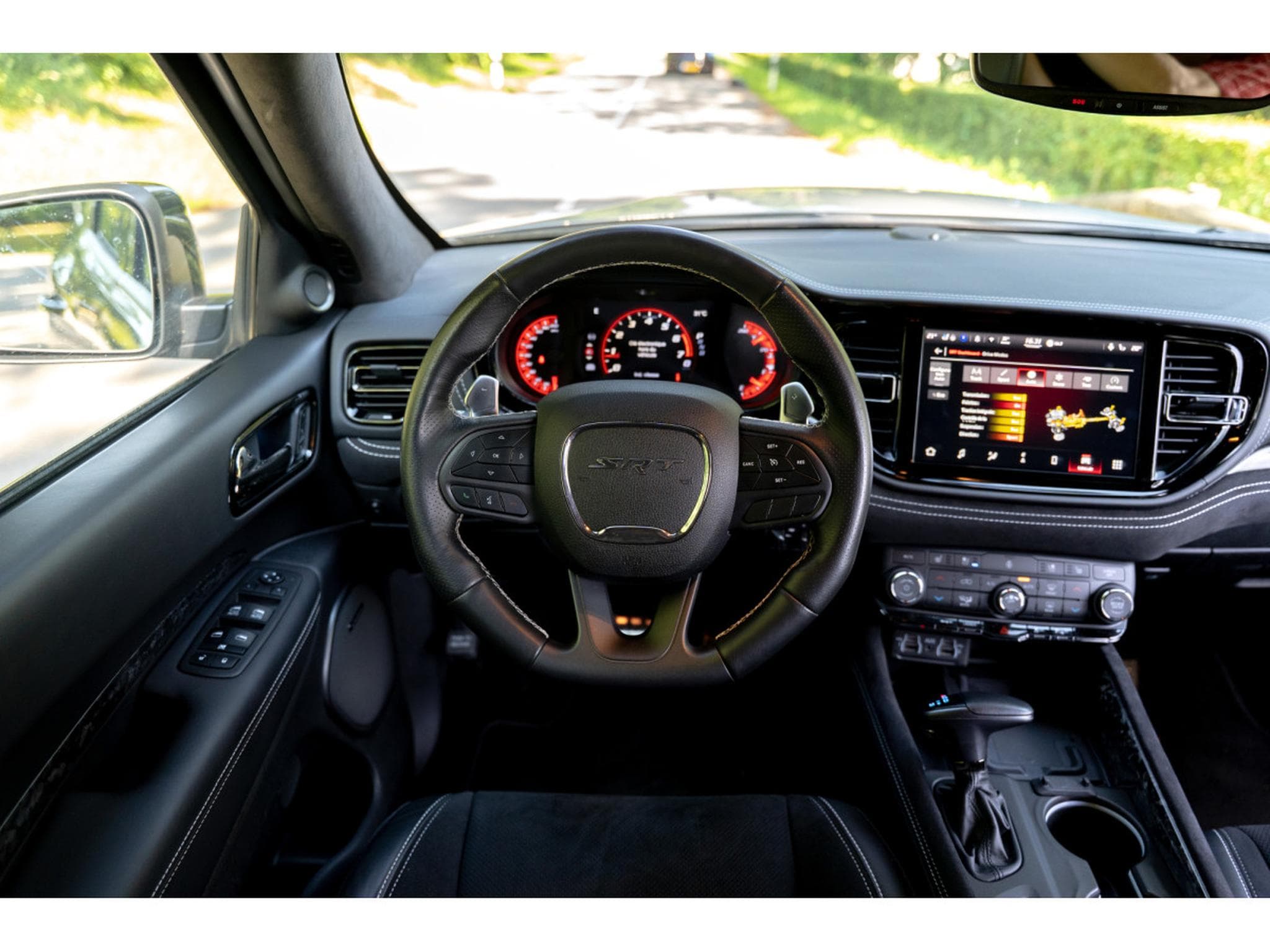 Dodge Durango SRT HELLCAT - 6 Places - Harman Kardon - Black Package (2023) - Foto 10