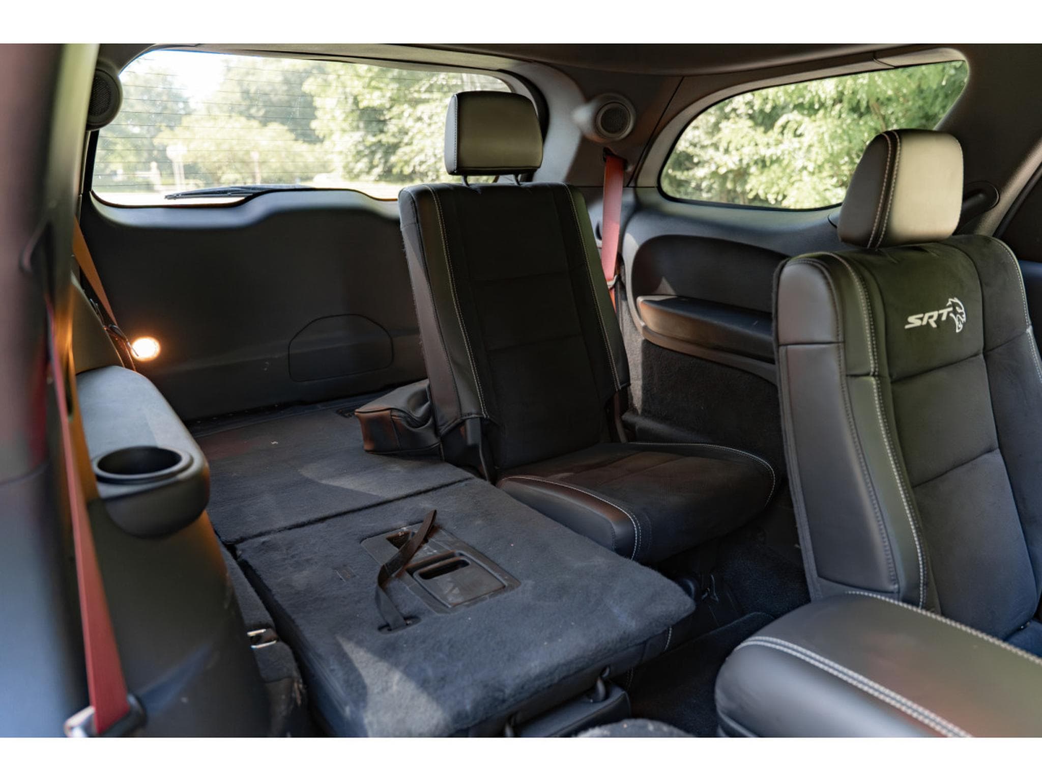 Dodge Durango SRT HELLCAT - 6 Places - Harman Kardon - Black Package (2023) - Foto 12