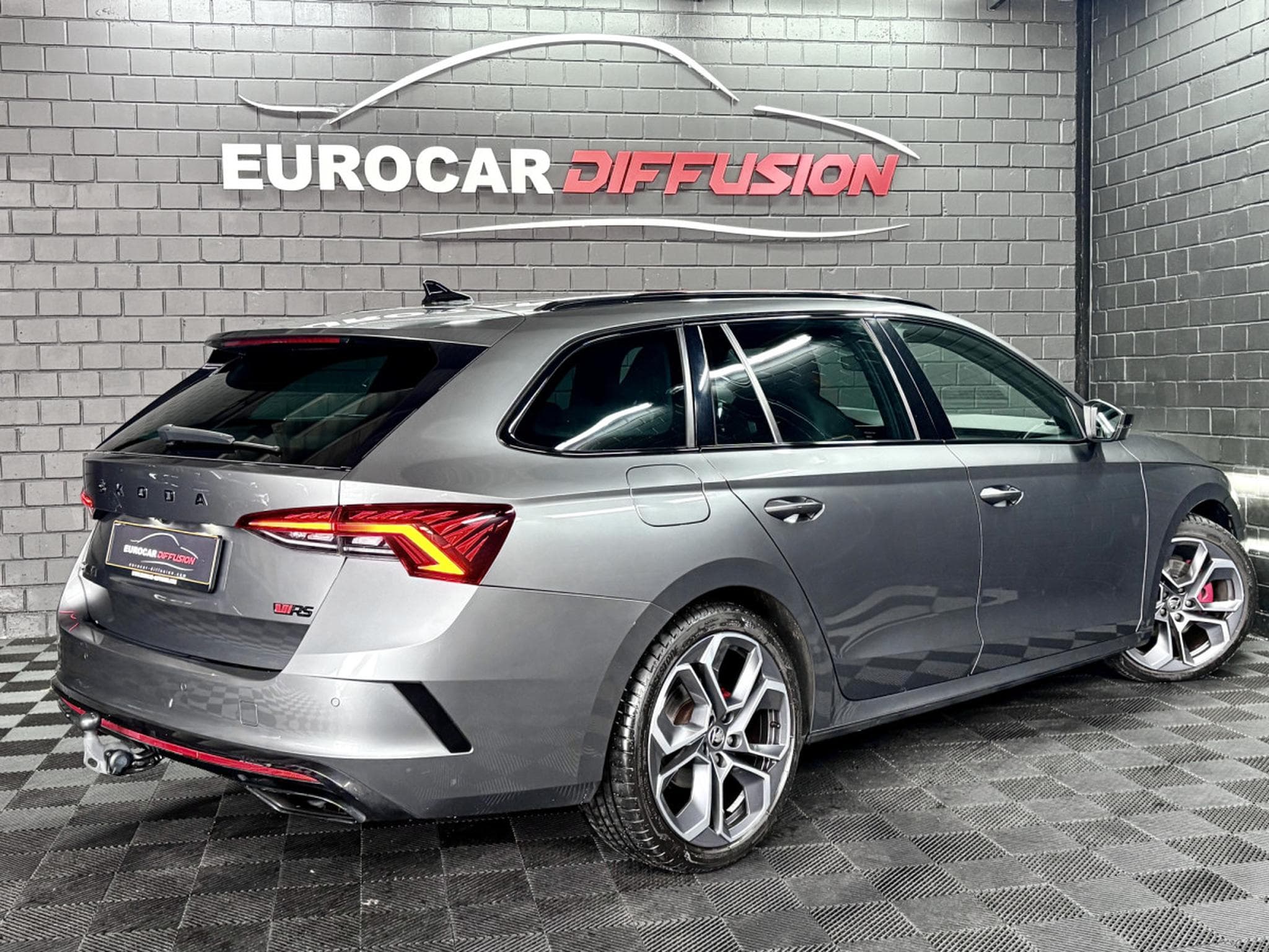 Skoda Octavia 2.0 TDI RS COMBI 4x4 200 CV DSG7 *ATTELAGE* *CAM* (2023) - Foto 6