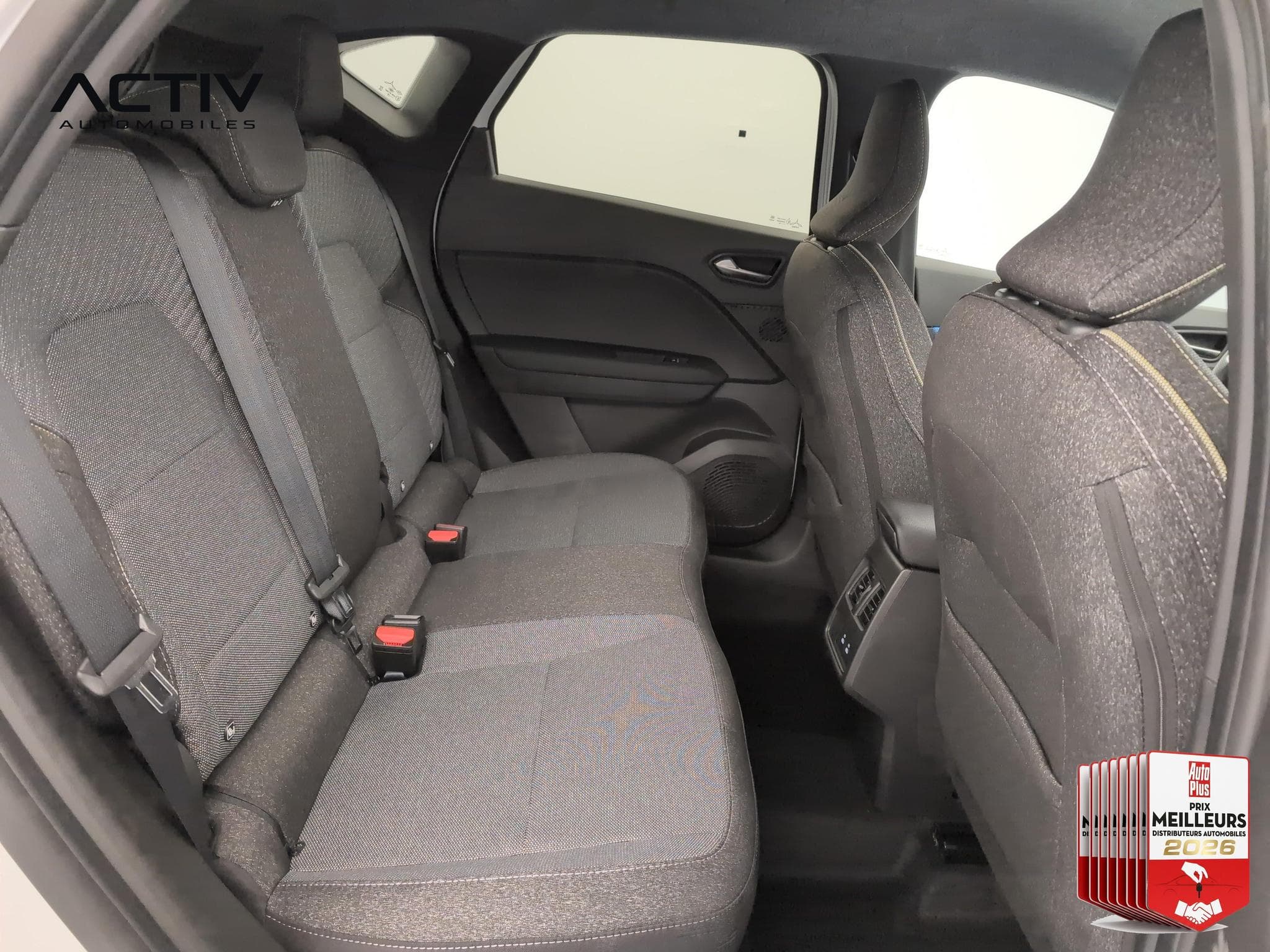 Renault CAPTUR E-Tech full hybrid 160 ch Techno (2026) - Foto 12