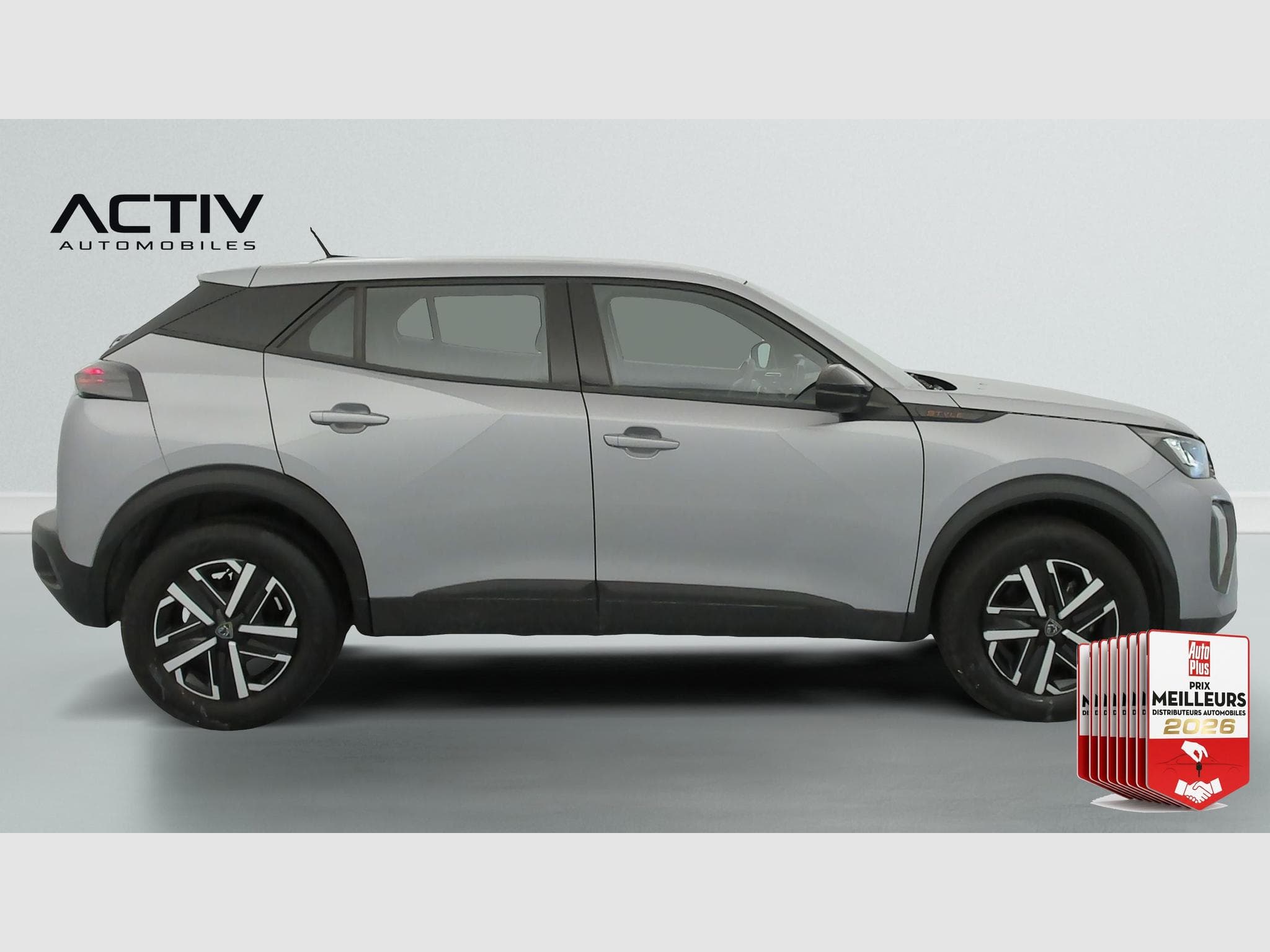 Peugeot 2008 Hybrid 136 e-DCS6 Style (2025) - Foto 8