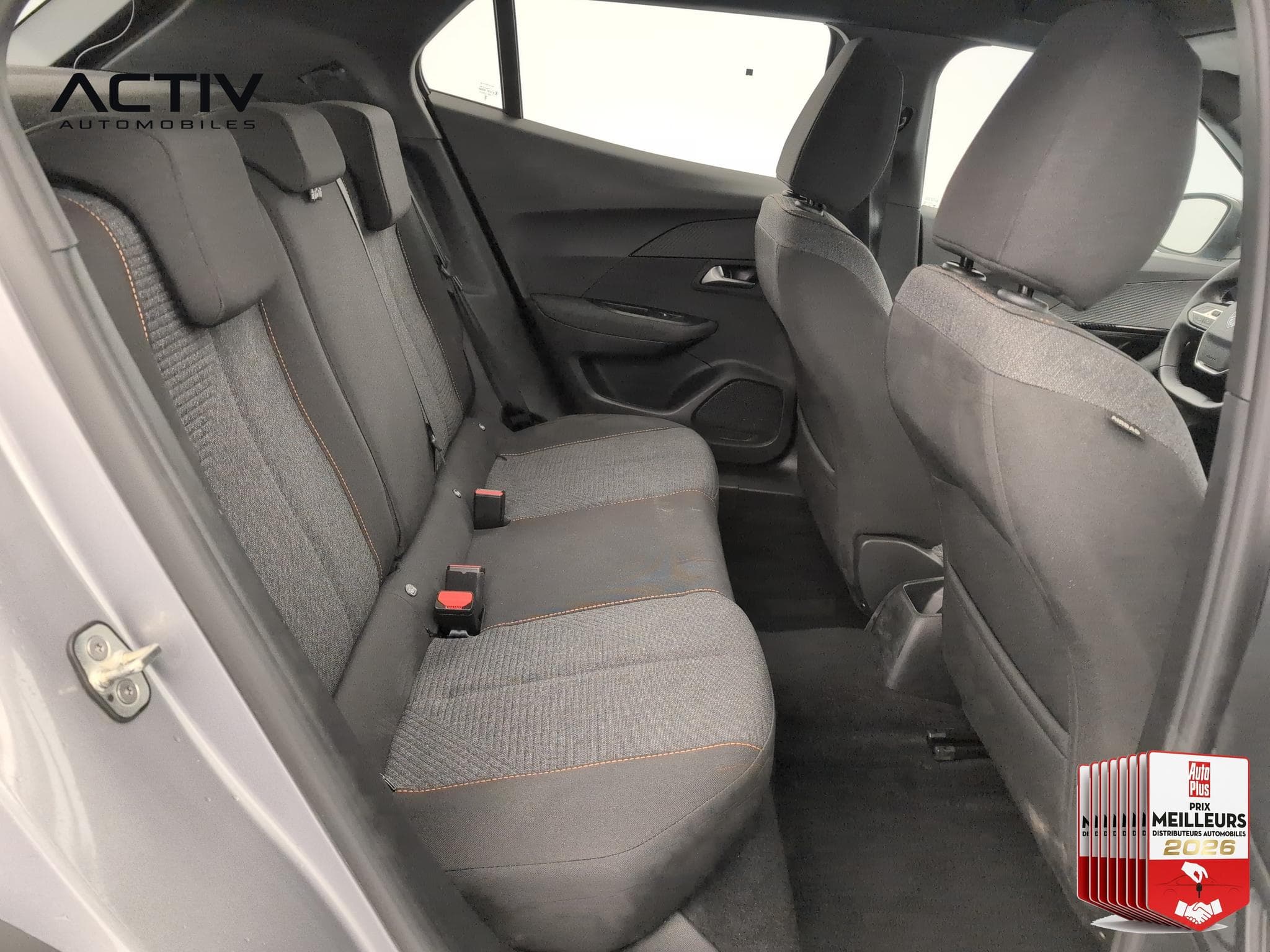 Peugeot 2008 Hybrid 136 e-DCS6 Style (2025) - Foto 10