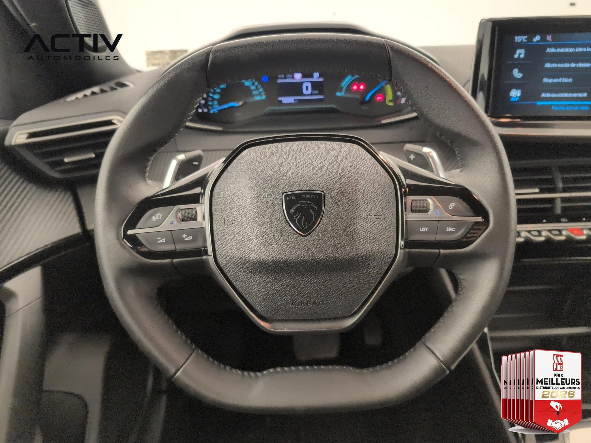 Peugeot 2008 Hybrid 136 e-DCS6 Style (2025) - Foto 14