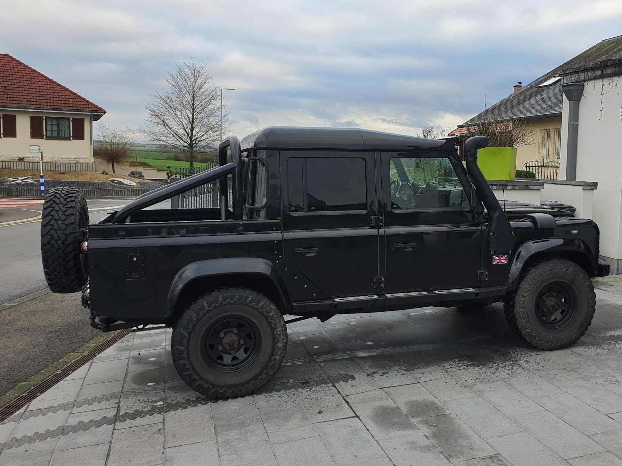 Land-Rover Defender Crew Cab 110 (2014) - Photo 2