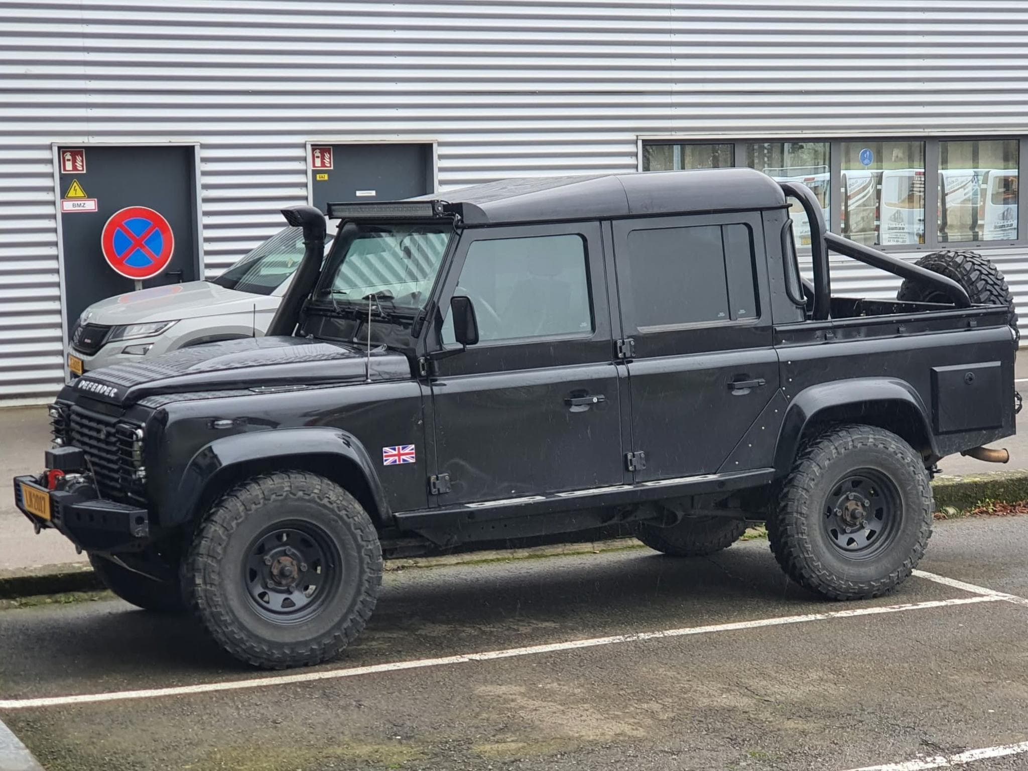 Land-Rover Defender Crew Cab 110 (2014) - Photo 3