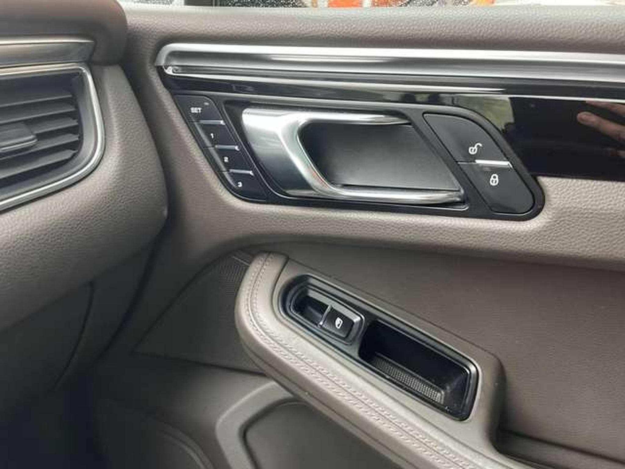 Porsche Macan Macan S PDK - V6 - 340 Ch - SERVICES FULL (2017) - Foto 23