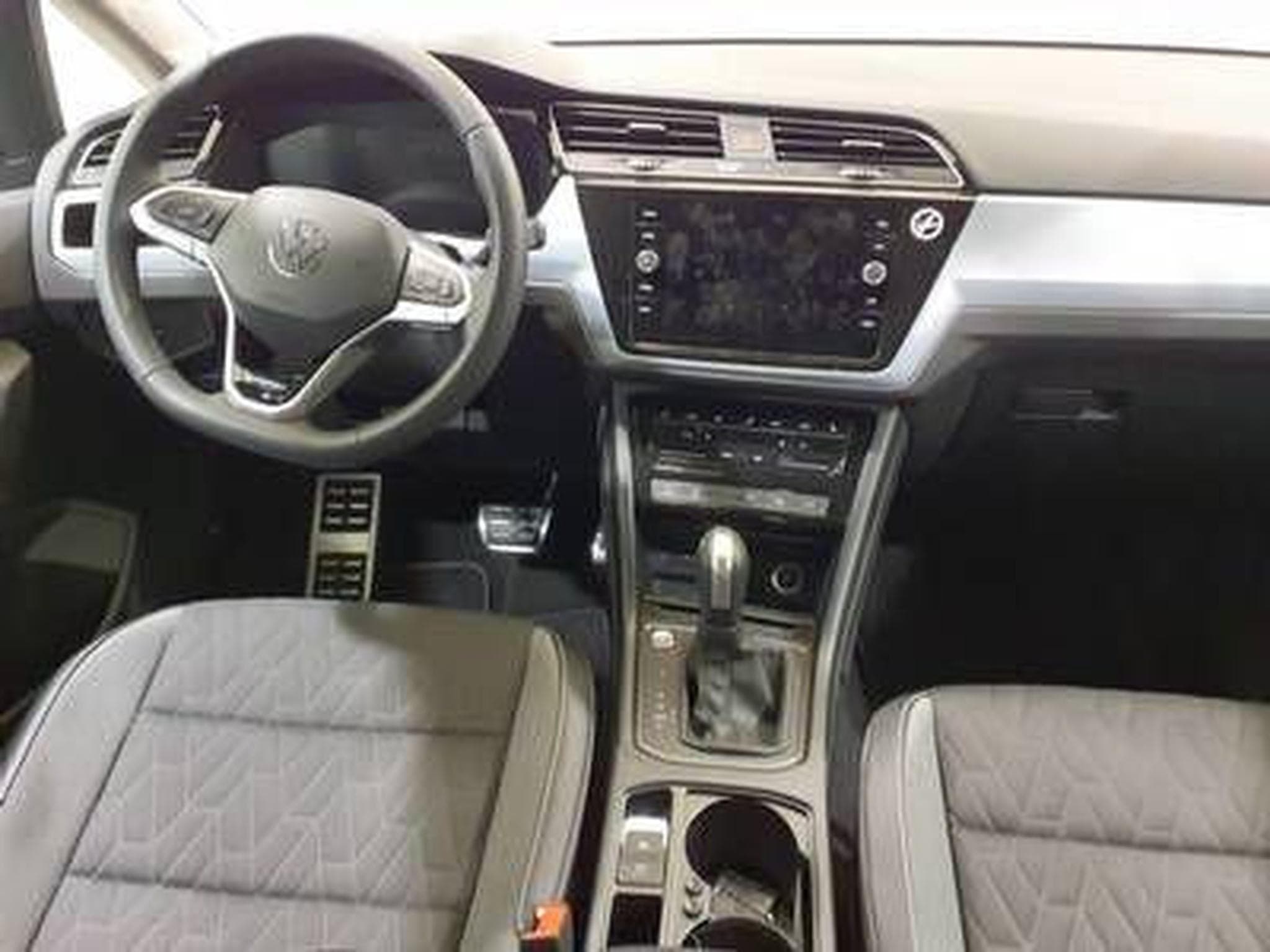 VW Touran Comfortline Energy 2.0 TDI 150 CV DSG7 * 7 PLACES * ATTELAGE (2026) - Foto 5