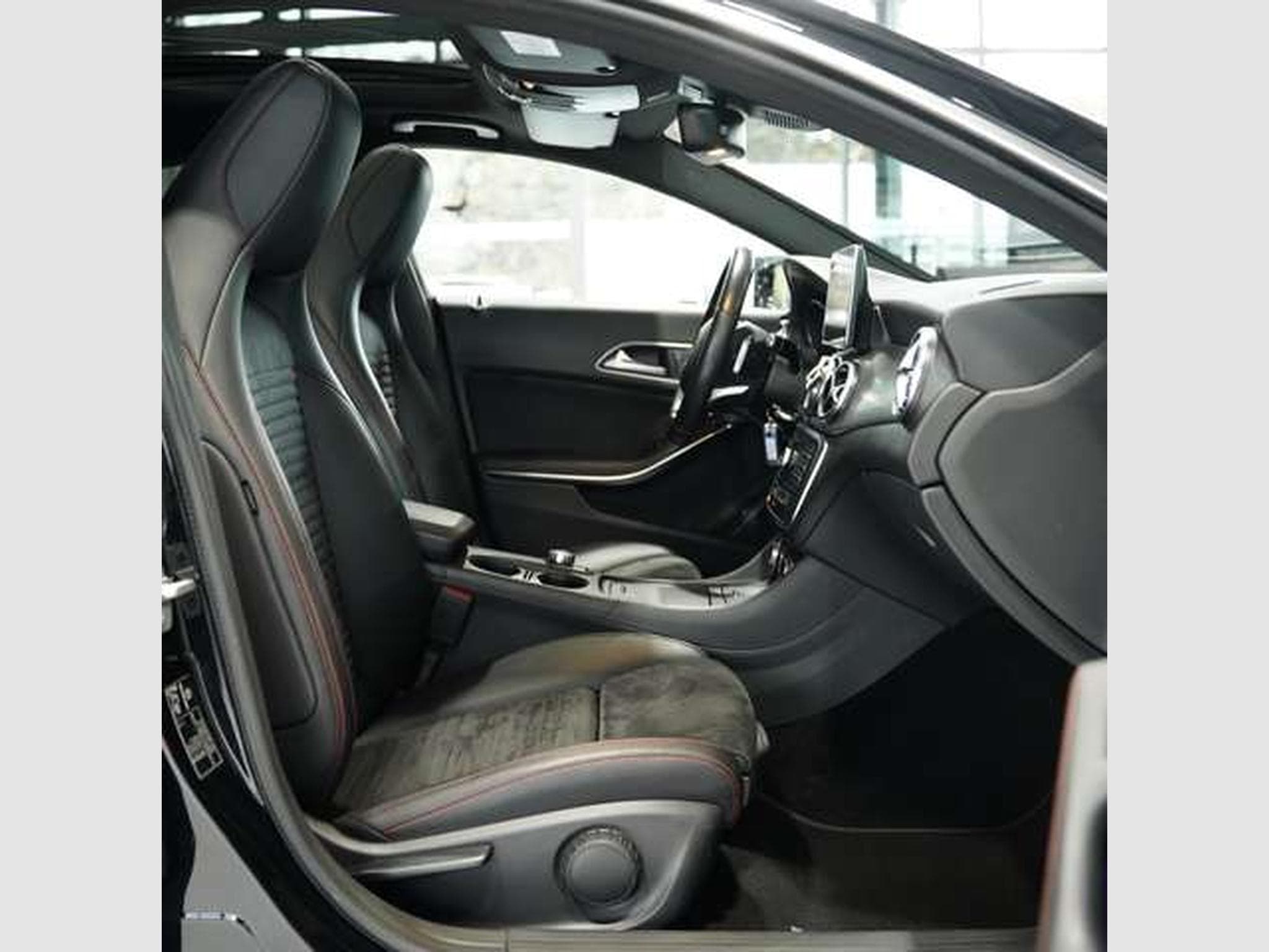 Mercedes CLA 220 d AMG Line *Pano *H&K (2016) - Photo 13