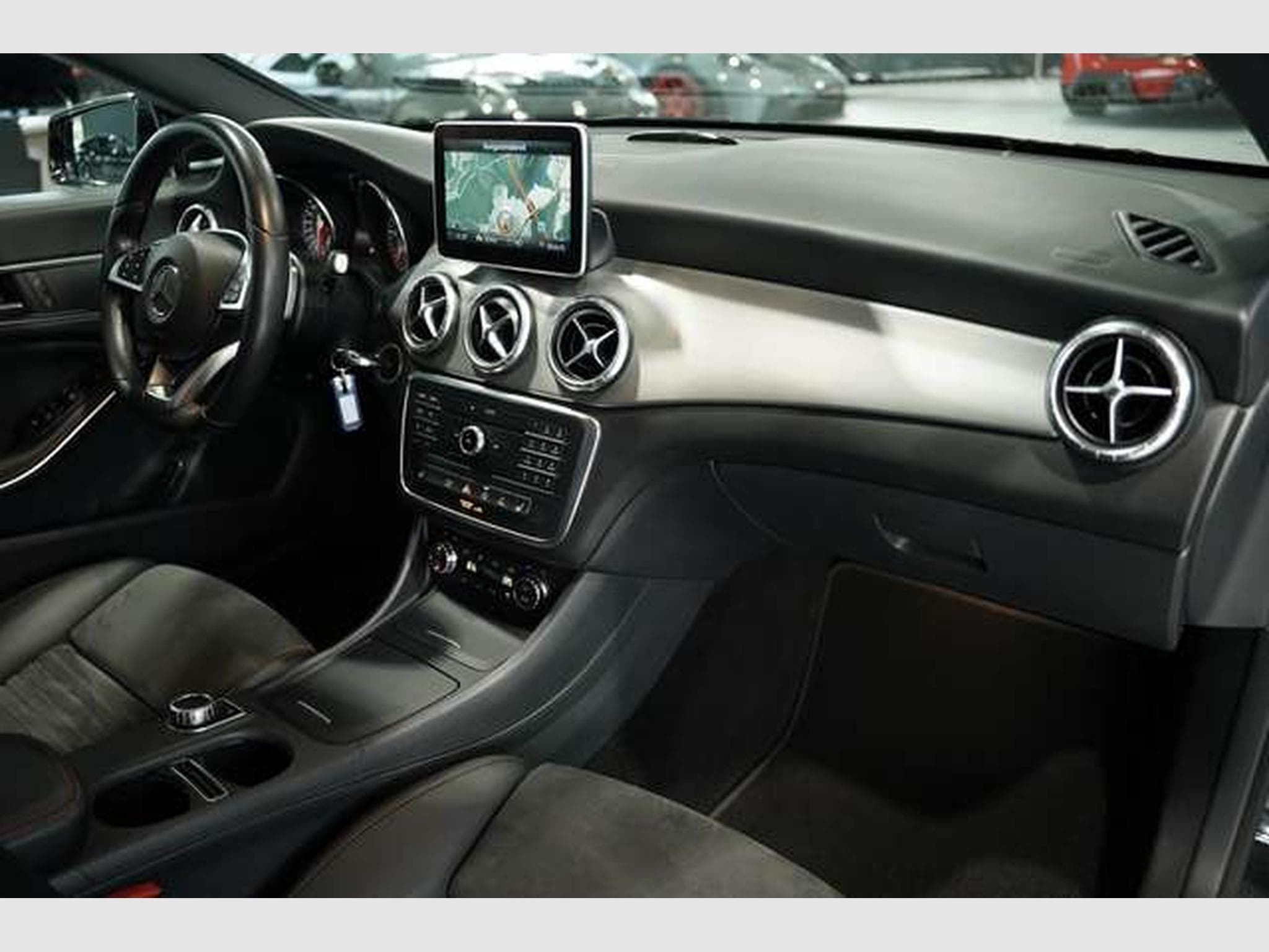 Mercedes CLA 220 d AMG Line *Pano *H&K (2016) - Photo 15