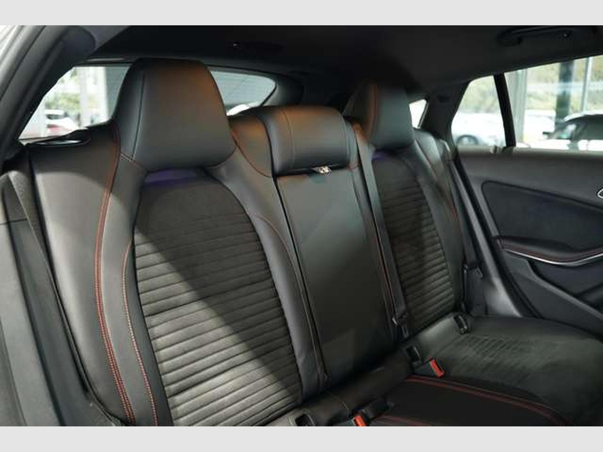 Mercedes CLA 220 d AMG Line *Pano *H&K (2016) - Photo 19