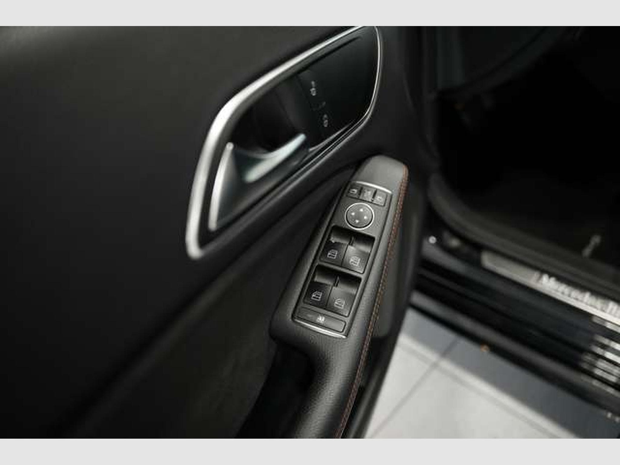 Mercedes CLA 220 d AMG Line *Pano *H&K (2016) - Photo 22