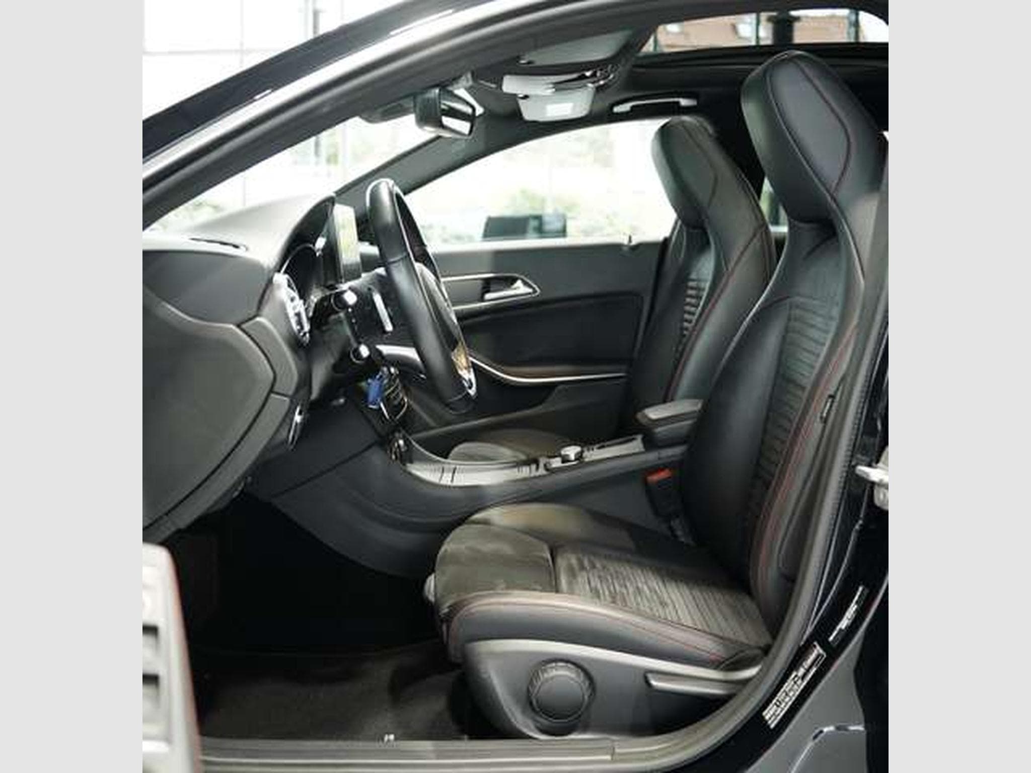 Mercedes CLA 220 d AMG Line *Pano *H&K (2016) - Photo 21