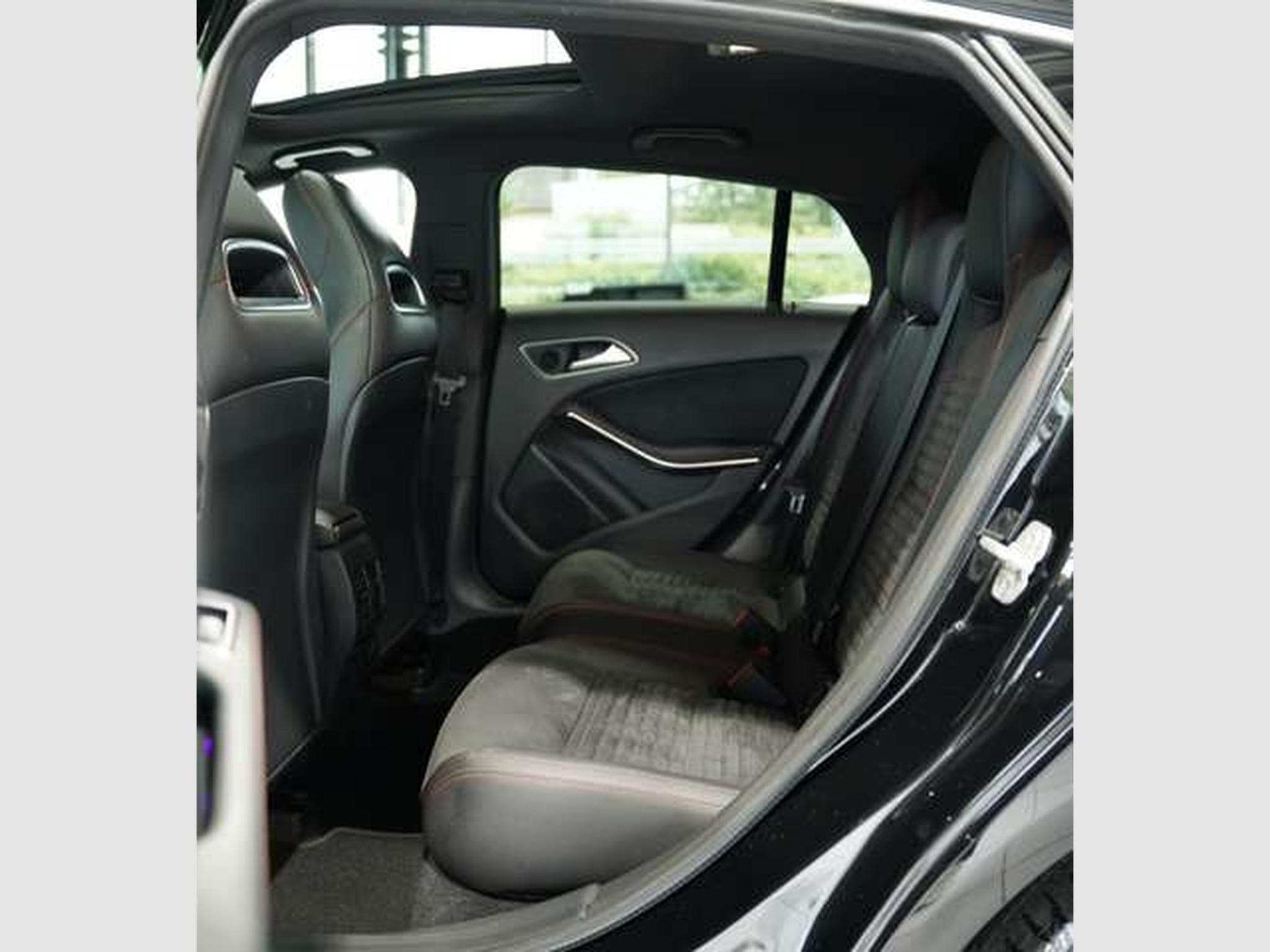 Mercedes CLA 220 d AMG Line *Pano *H&K (2016) - Photo 20