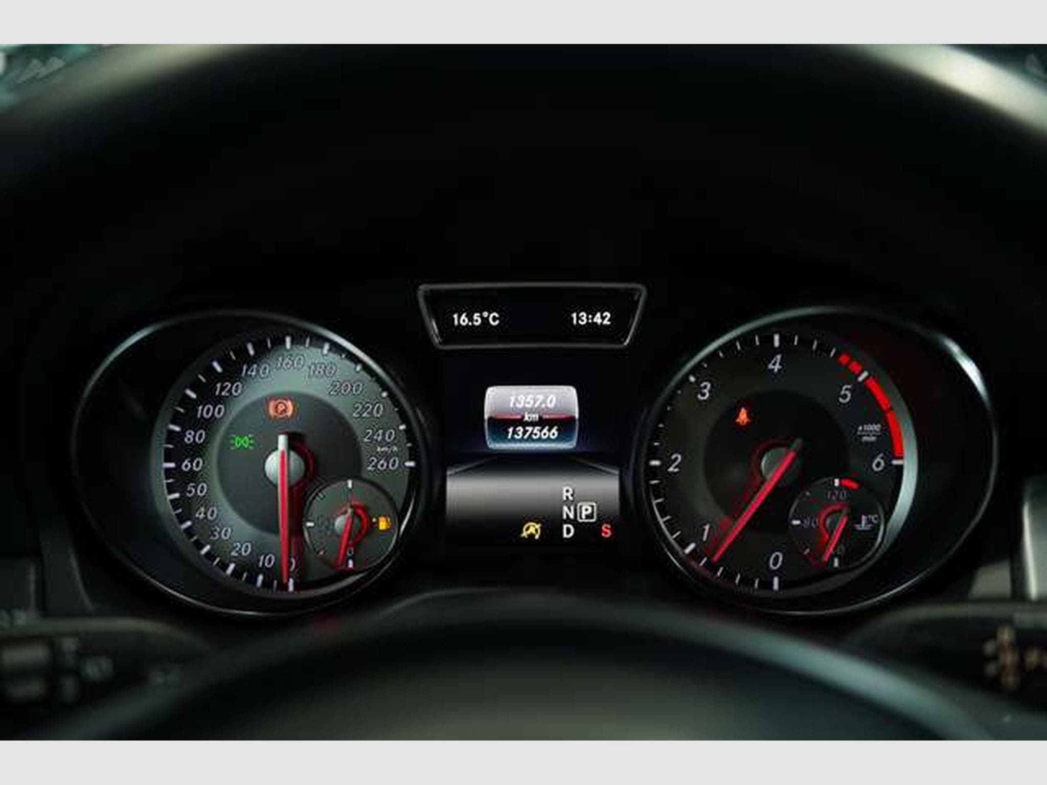 Mercedes CLA 220 d AMG Line *Pano *H&K (2016) - Photo 35