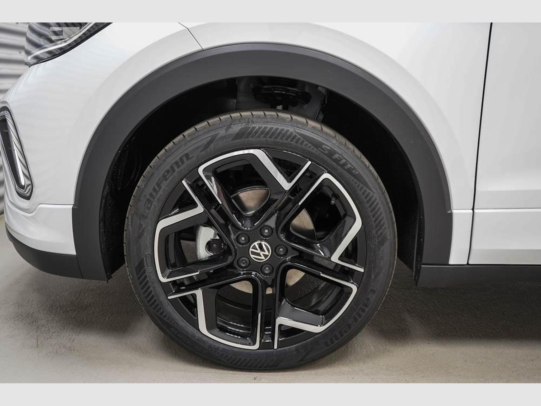 VW T-Cross 1,5 TSI DSG (2026) - Photo 5