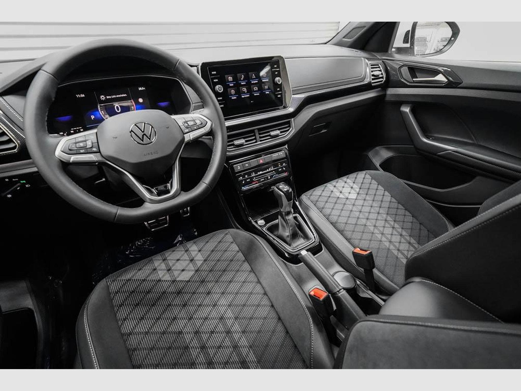 VW T-Cross 1,5 TSI DSG (2026) - Photo 7