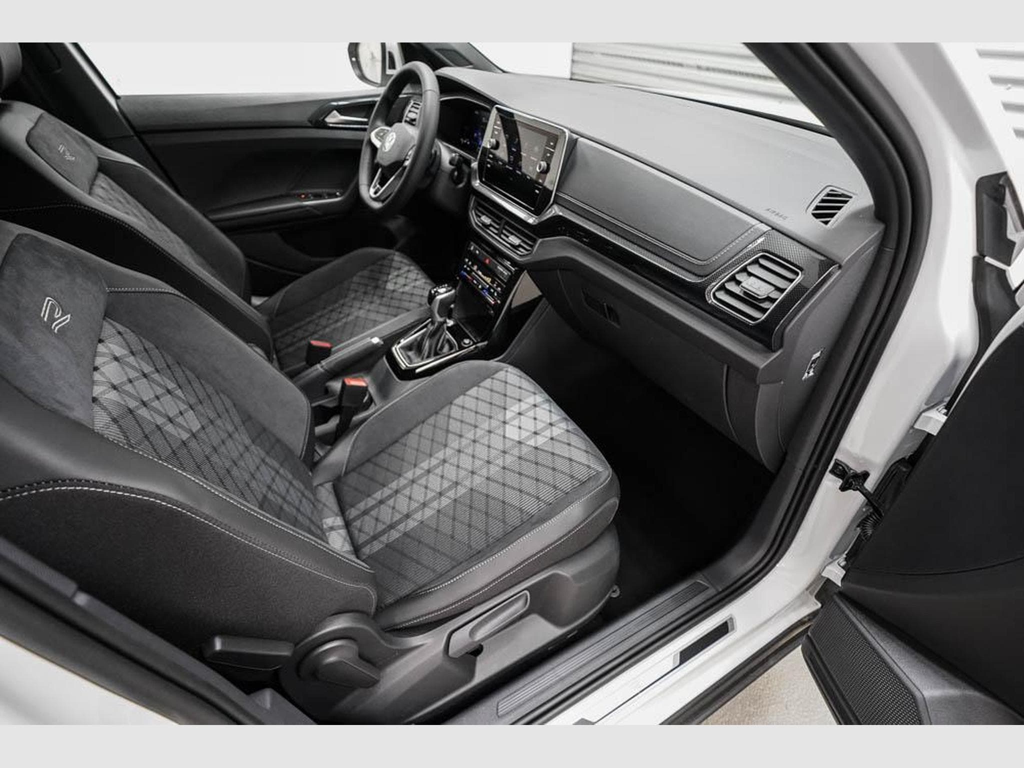 VW T-Cross 1,5 TSI DSG (2026) - Photo 18