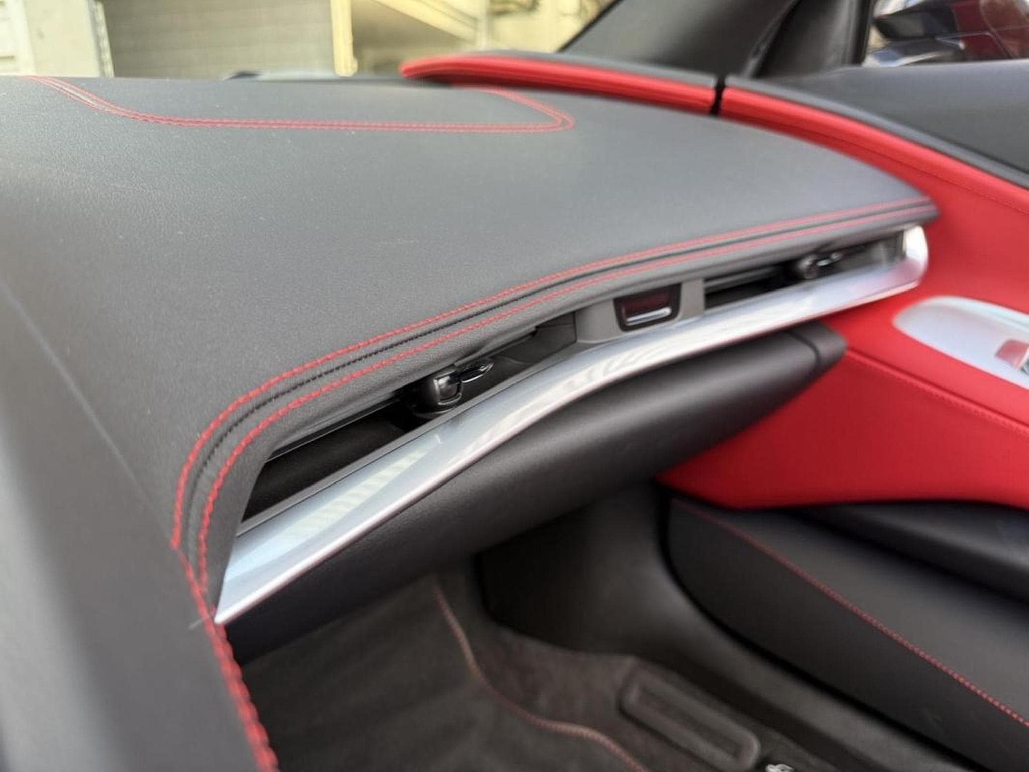 Chevrolet Corvette C8 STINGRAY Cabriolet 2LT (2023) - Foto 17