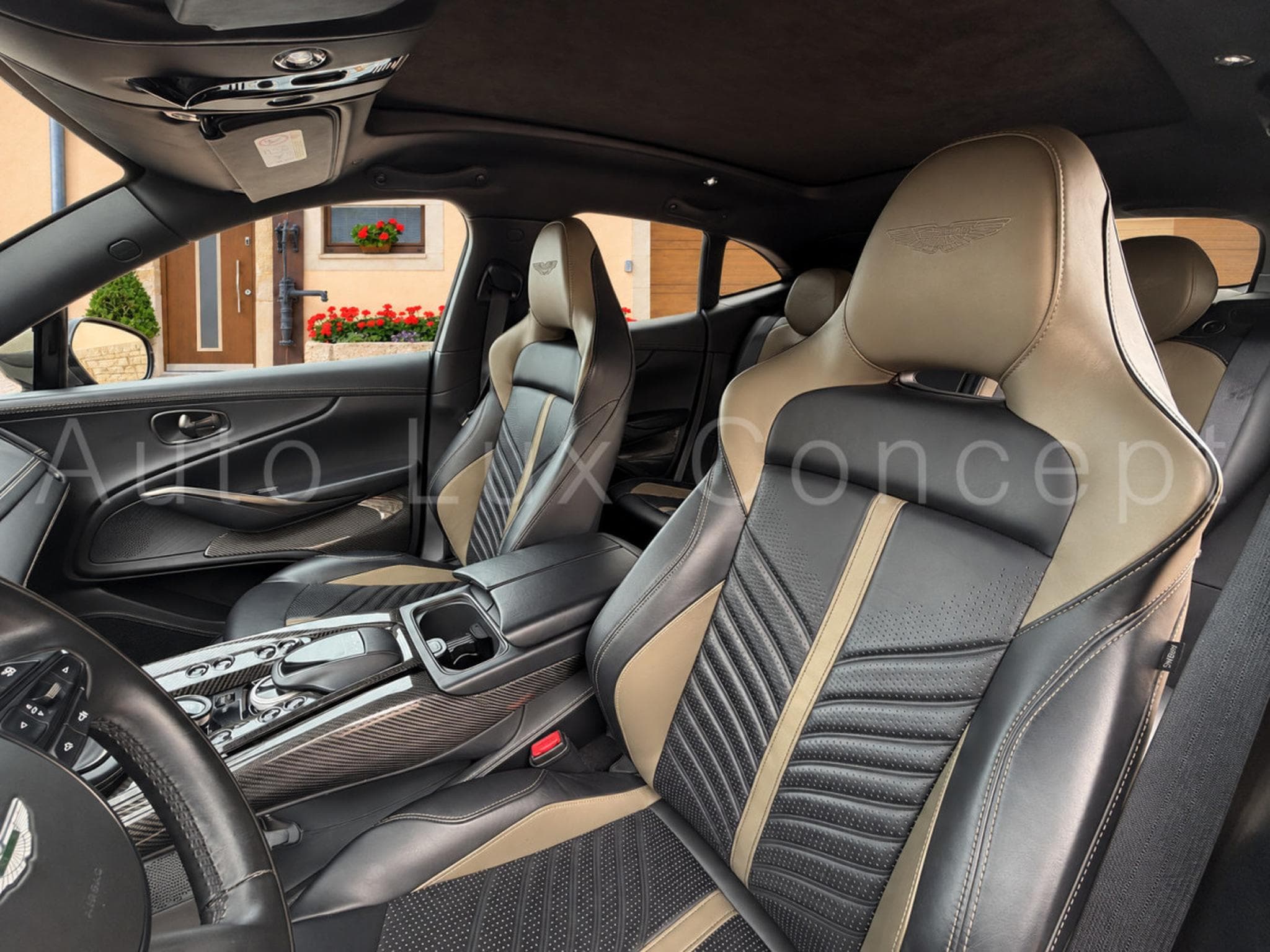 Aston-Martin DBX 707 (2022) - Photo 12