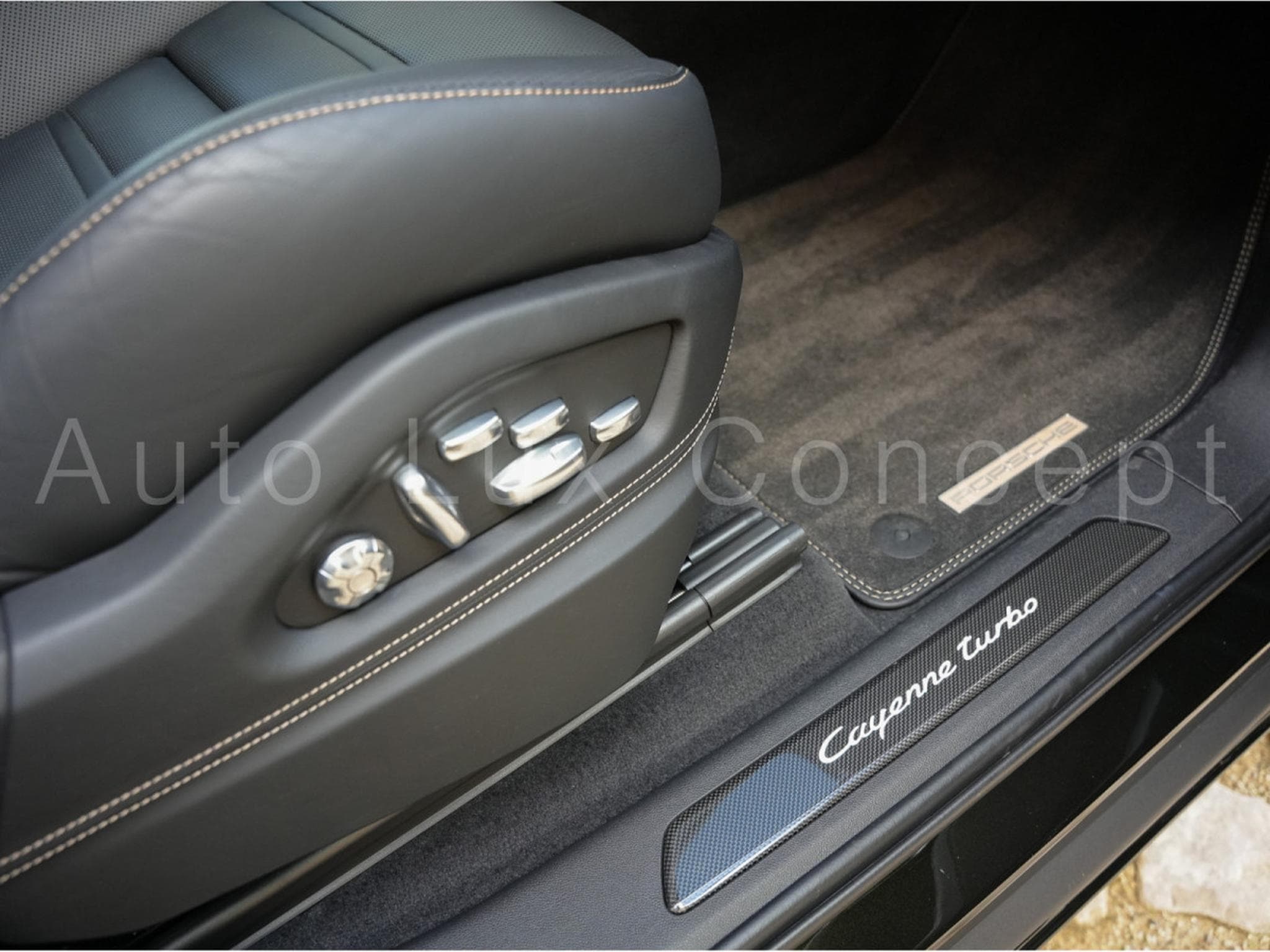 Porsche Cayenne Turbo Coupé (2022) - Photo 15