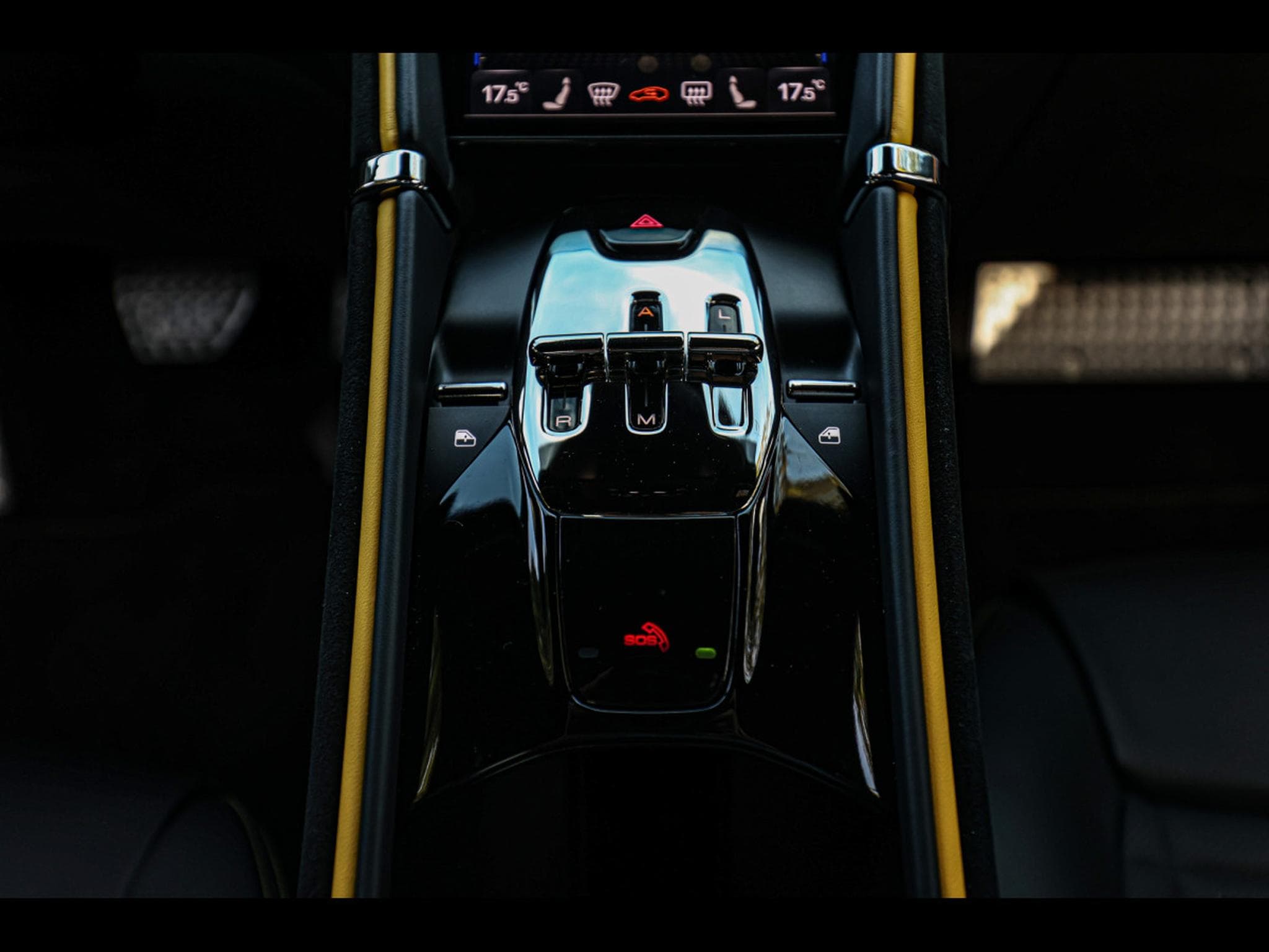 Ferrari Roma COUPE 3.9 V8 620 - ROSSO FIORANO - PPF - FERRARI WARRANTY 06 (2023) - Photo 21