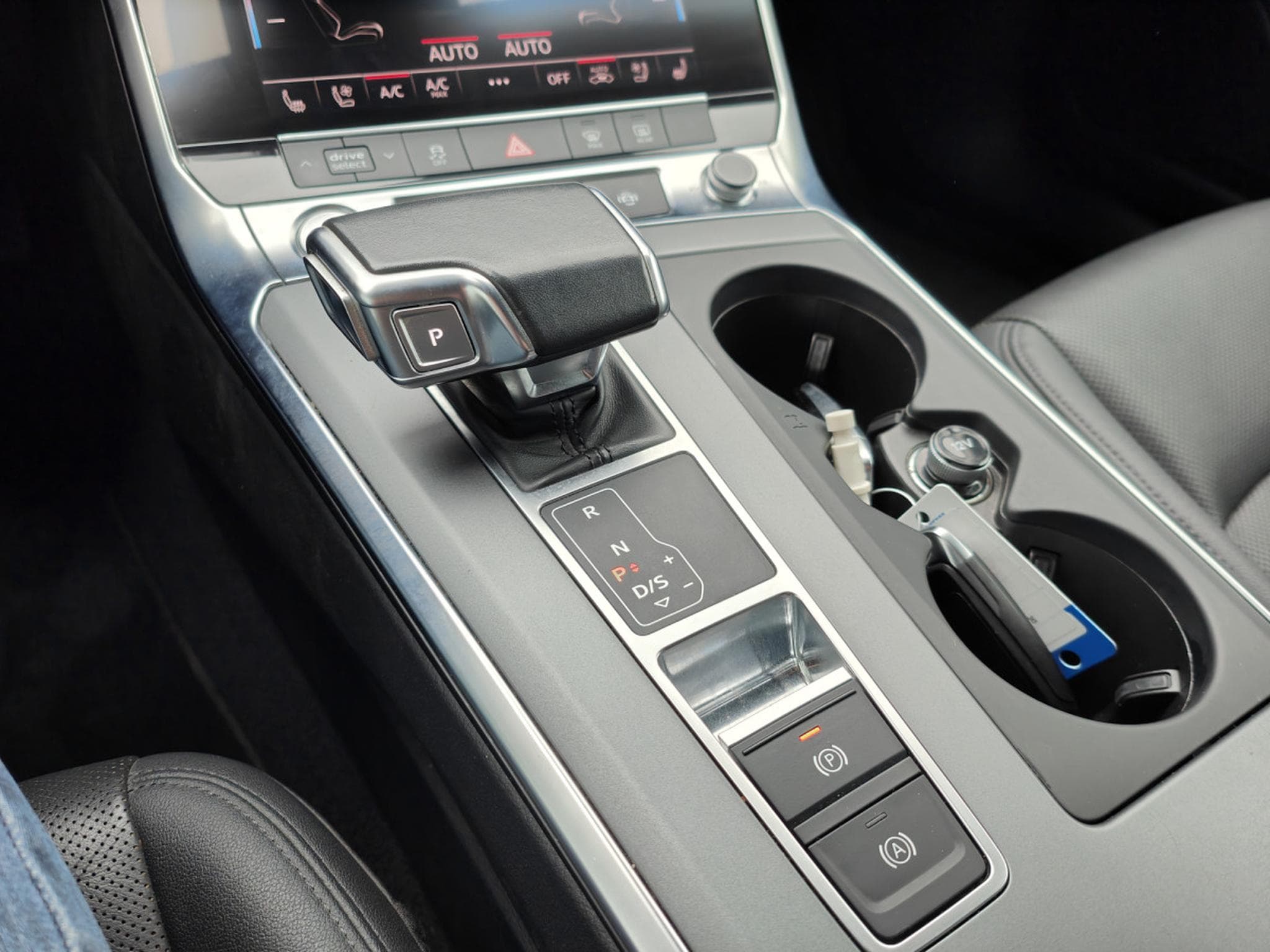 Audi A6 2.0 TDi S-TRONIC QUATTRO CARPLAY GPS SIEGES CHAUFF/VENTIL (2019) - Photo 16