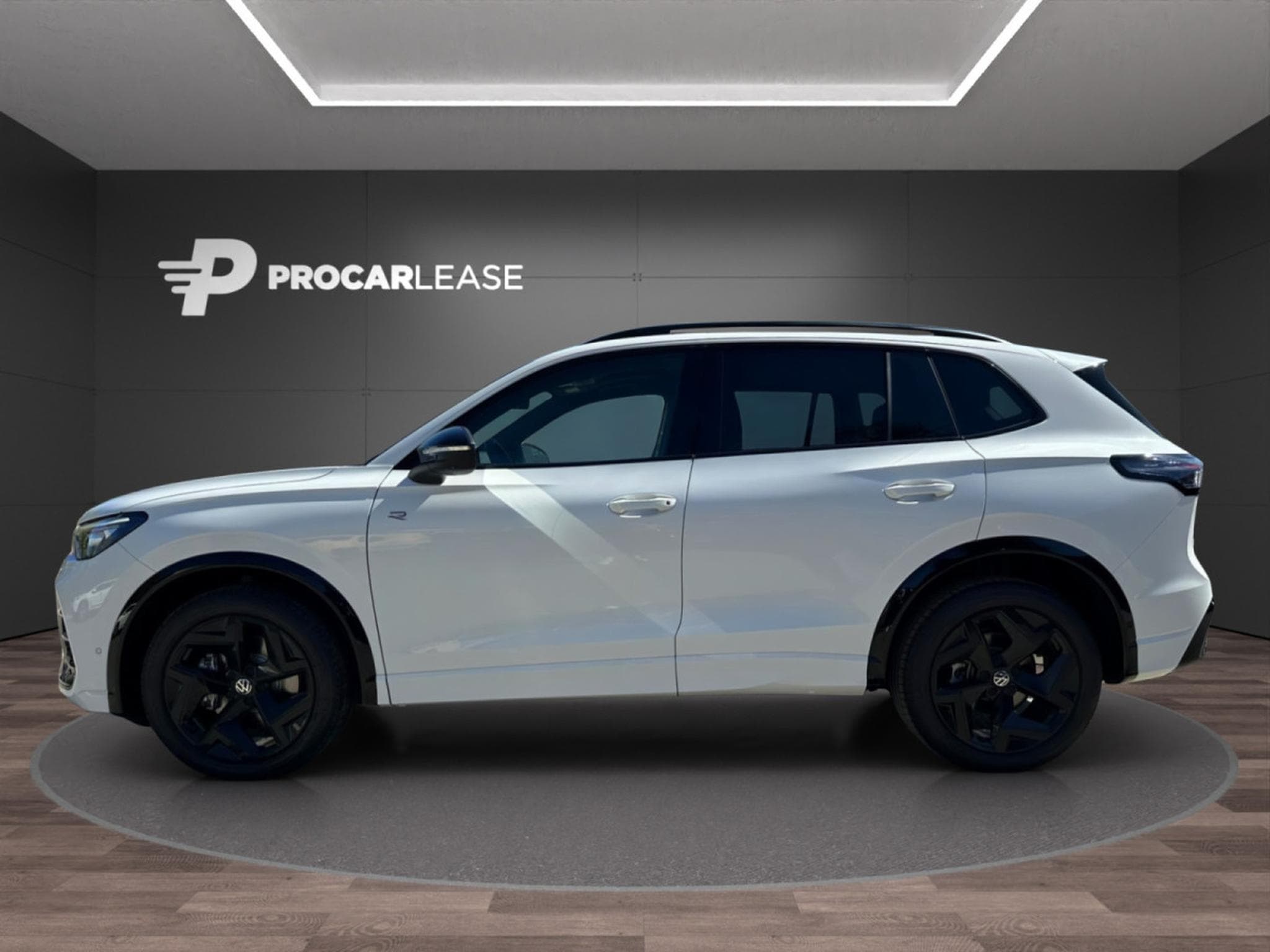 VW Tiguan Tiguan 2.0 TDI/DSG/4Motion R-Line/ AHK/Pano/360°/Leder/ (2026) - Photo 2