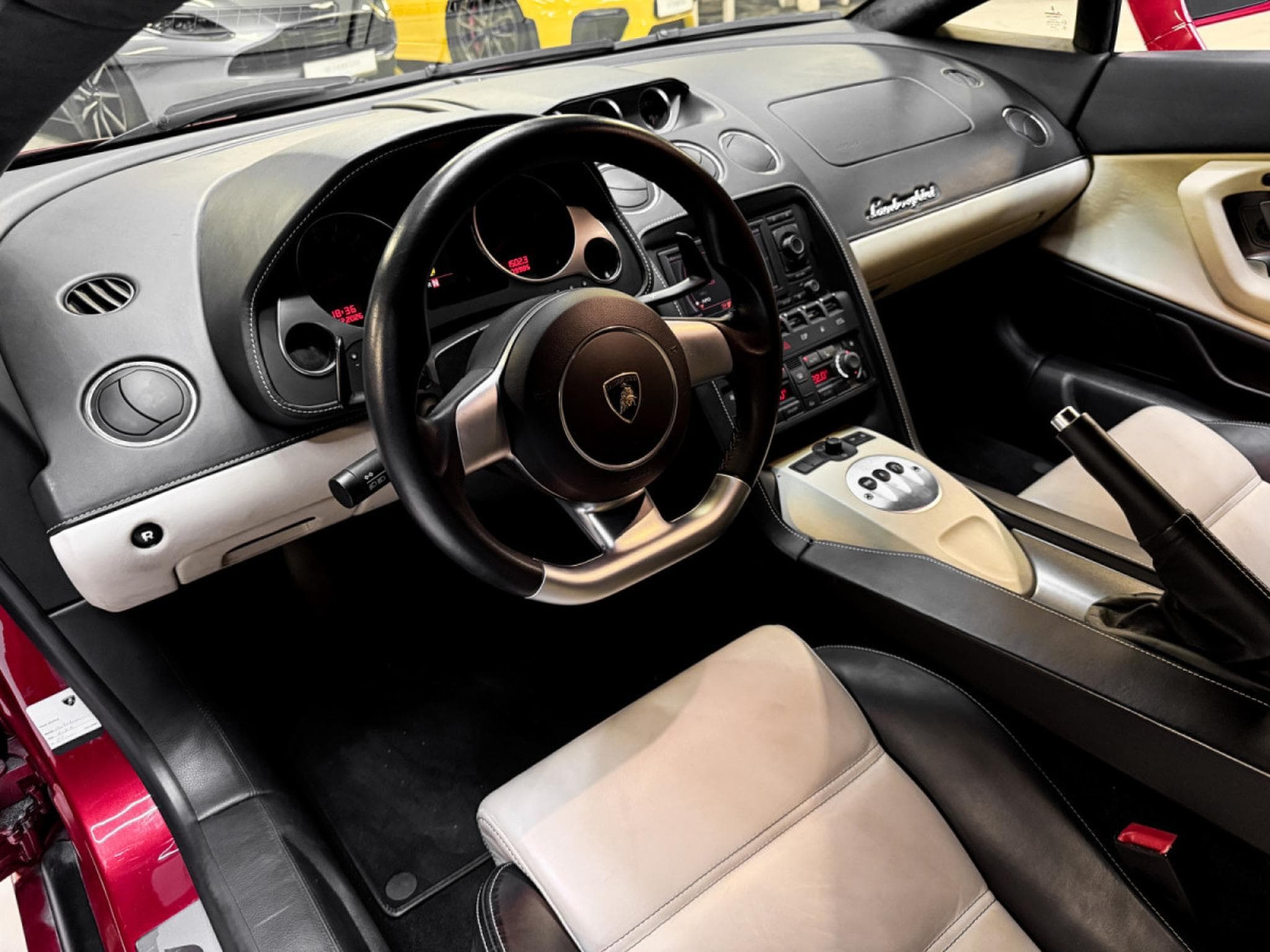 Lamborghini Gallardo 5.0 V10 Coupe 520 (2007) - Photo 11