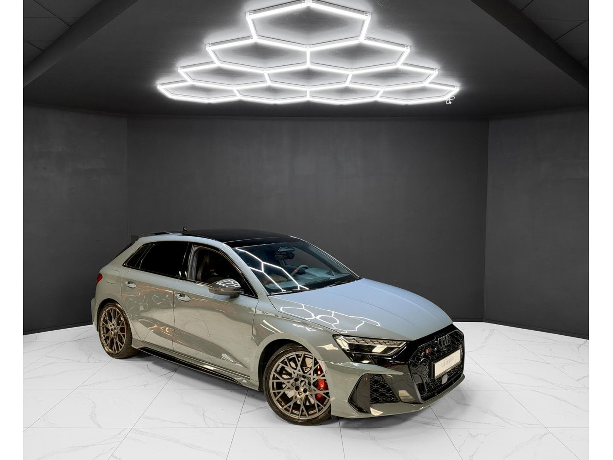 Audi RS3 Sportback / Carbon Seats / 360 / Sonos / Matrix (2026) - Photo 7
