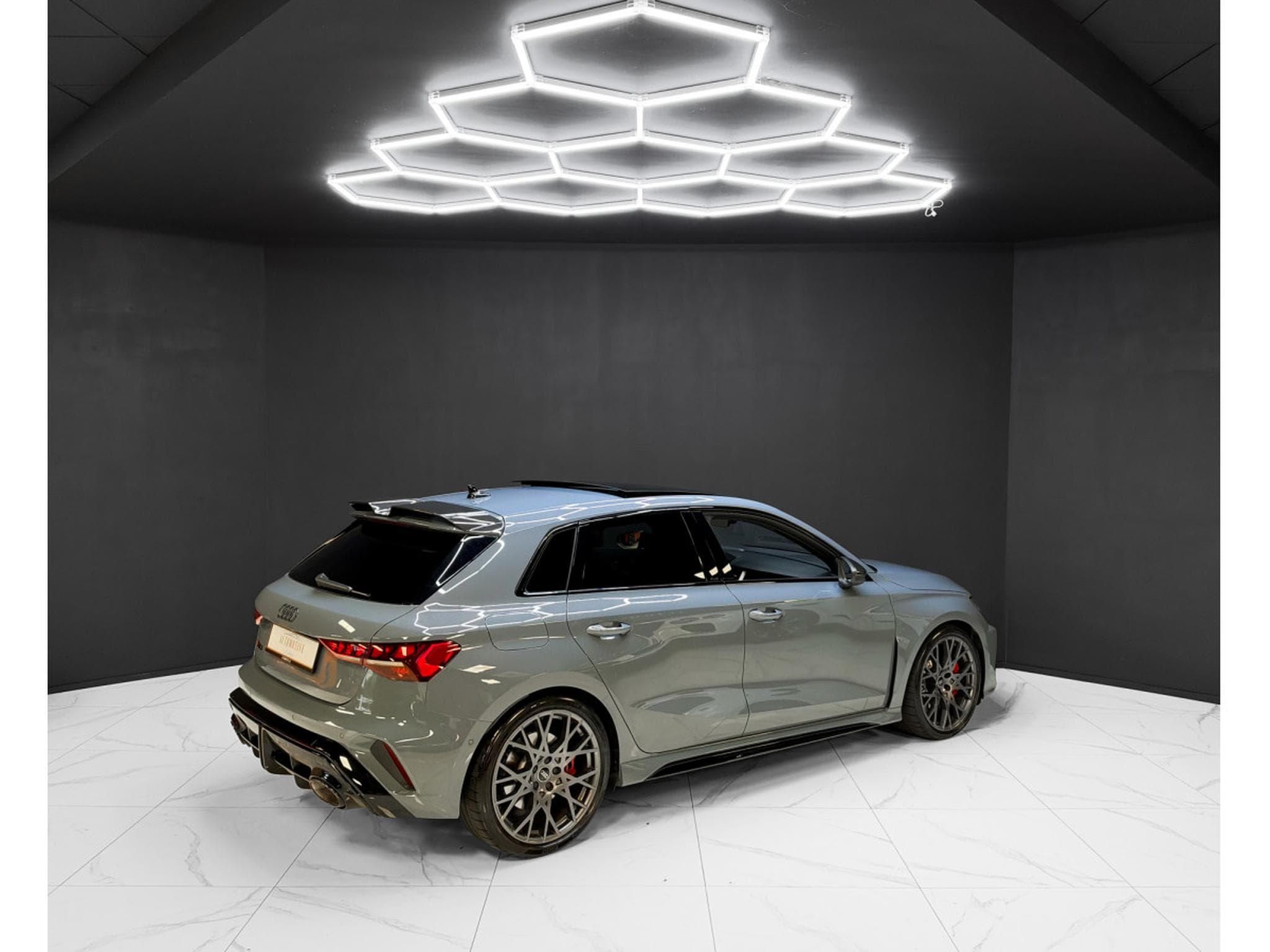 Audi RS3 Sportback / Carbon Seats / 360 / Sonos / Matrix (2026) - Photo 5