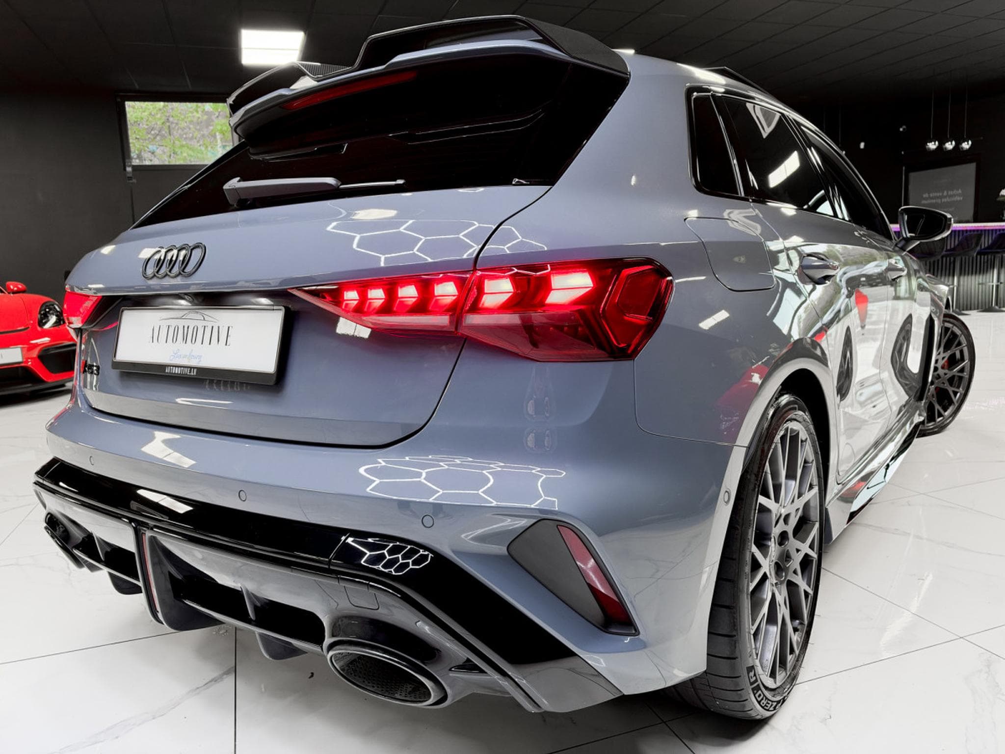 Audi RS3 Sportback / Carbon Seats / 360 / Sonos / Matrix (2026) - Photo 9