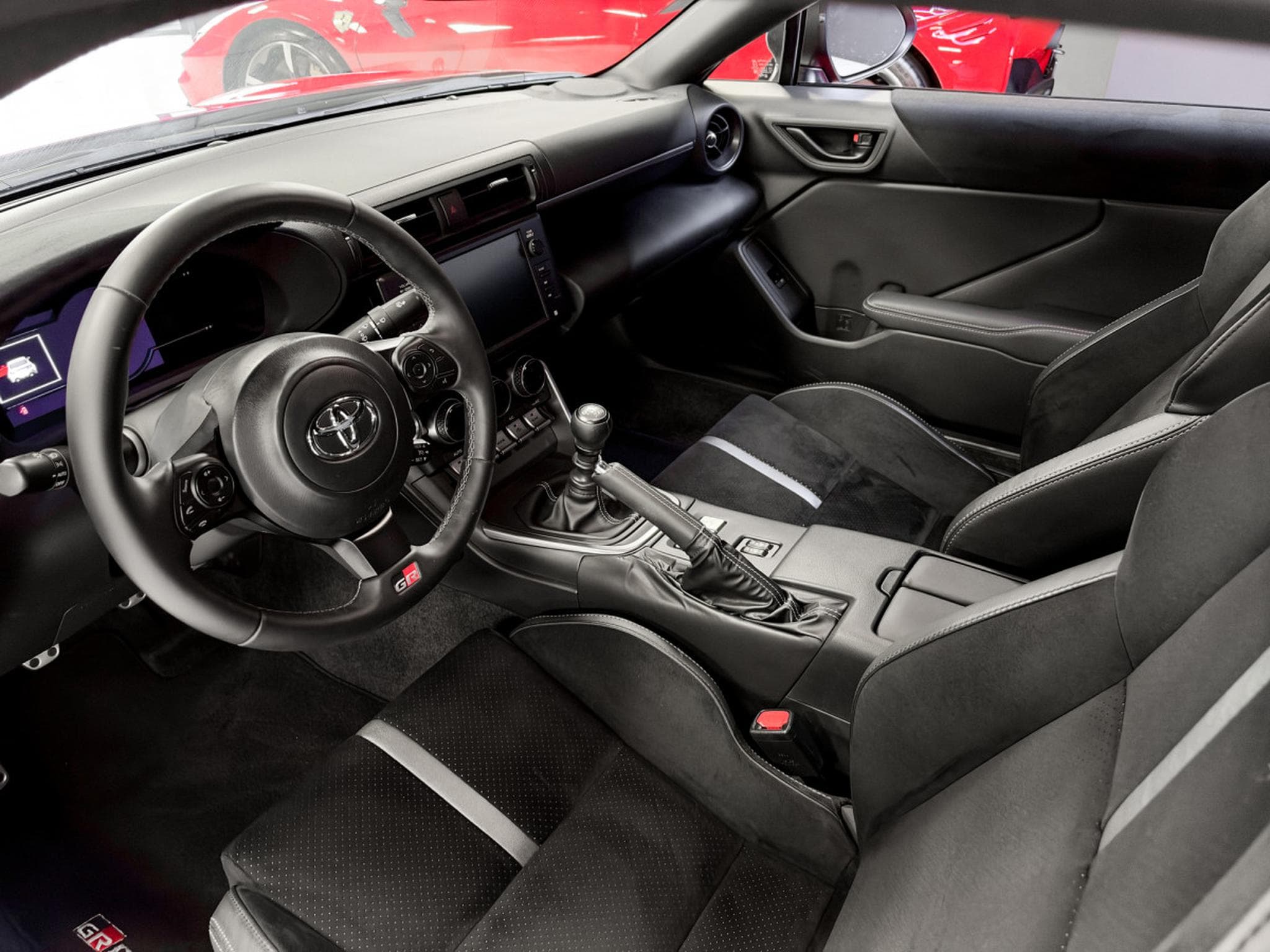 Toyota GR86 2.4 GR (2023) - Photo 11