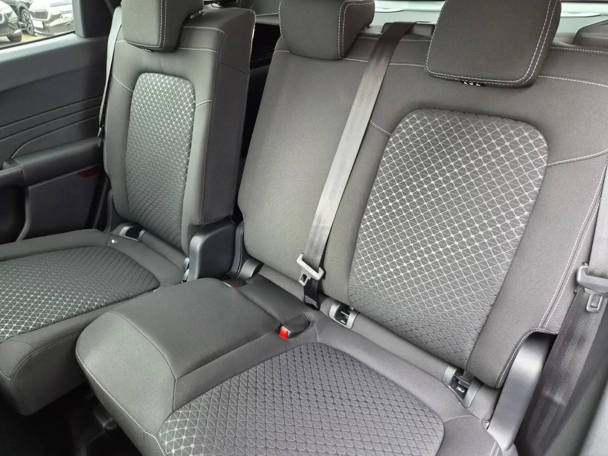 Ford Kuga 2.5 PHEV 243 Auto Titanium (2026) - Photo 11