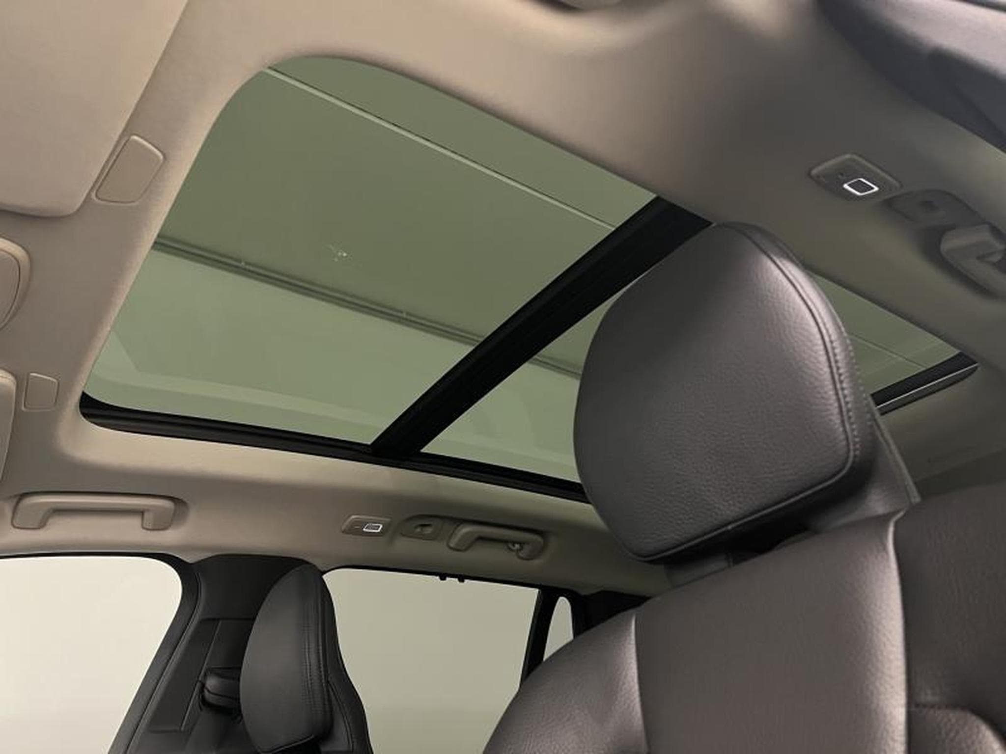 Volvo XC90 Plus Dark (2023) - Photo 15