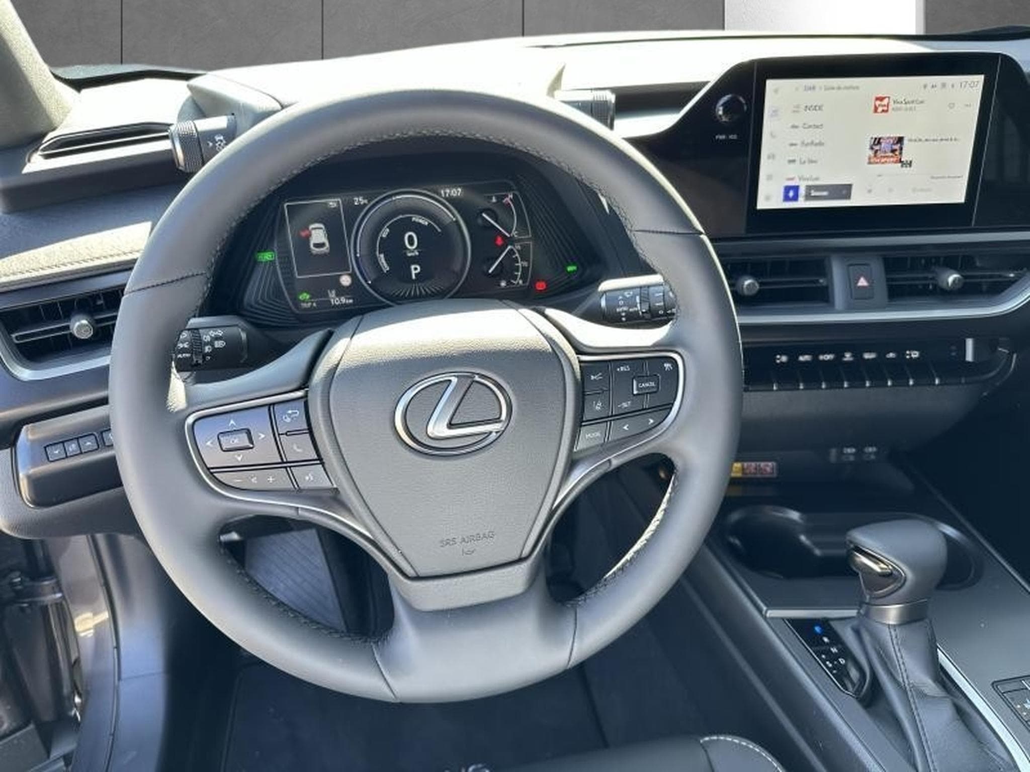 Lexus UX F SPORT Design (2023) - Photo 14
