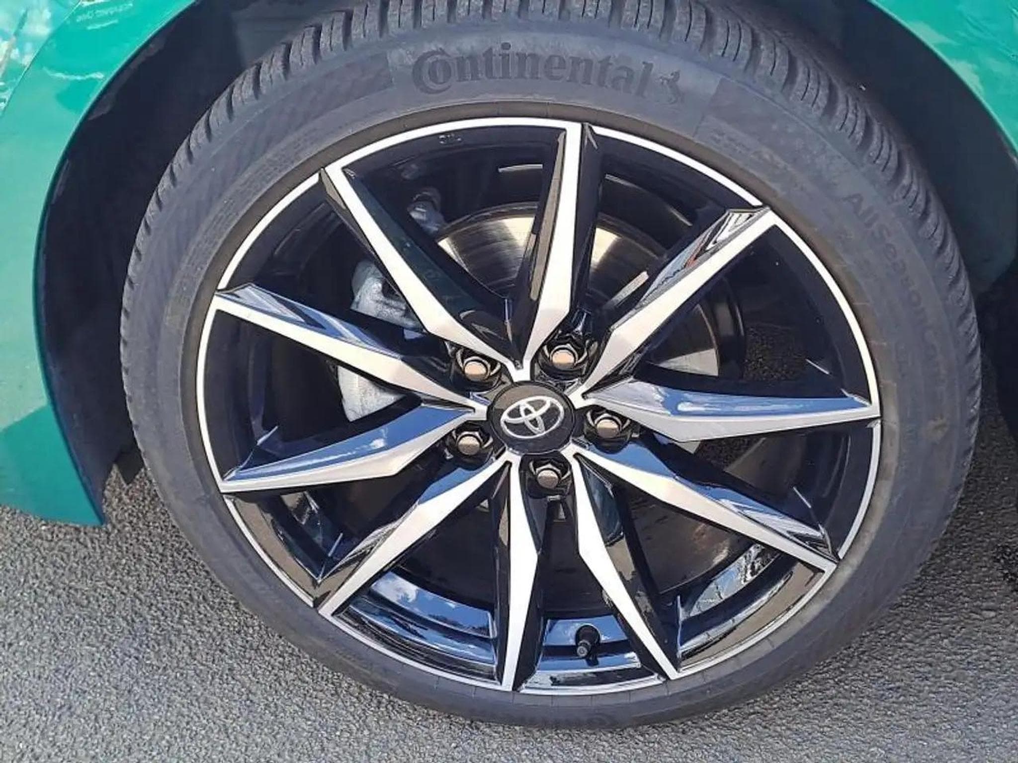 Toyota Corolla (2024) - Photo 16