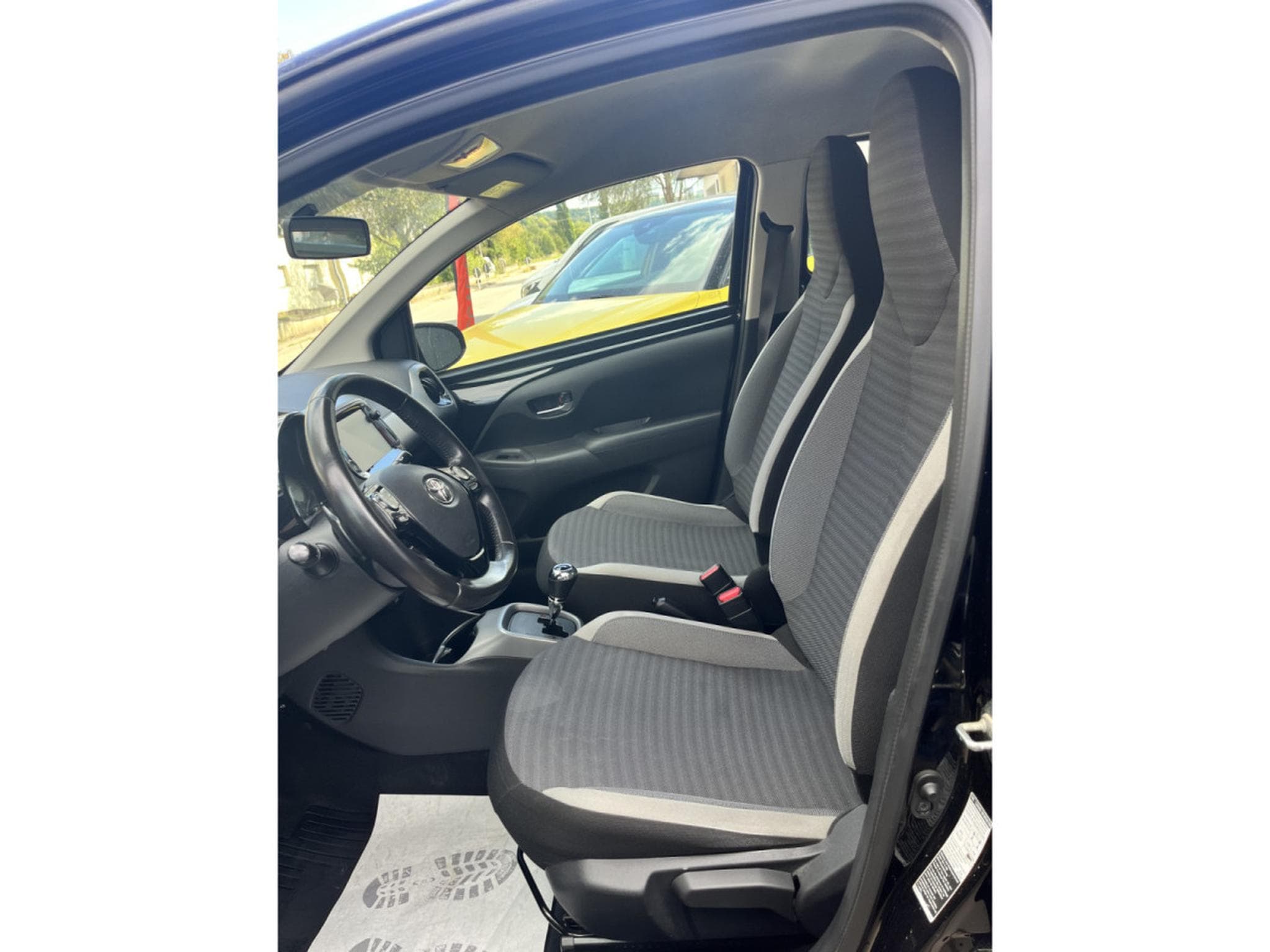 Toyota Aygo 1.0 automatique Team Deutchland (2020) - Photo 10