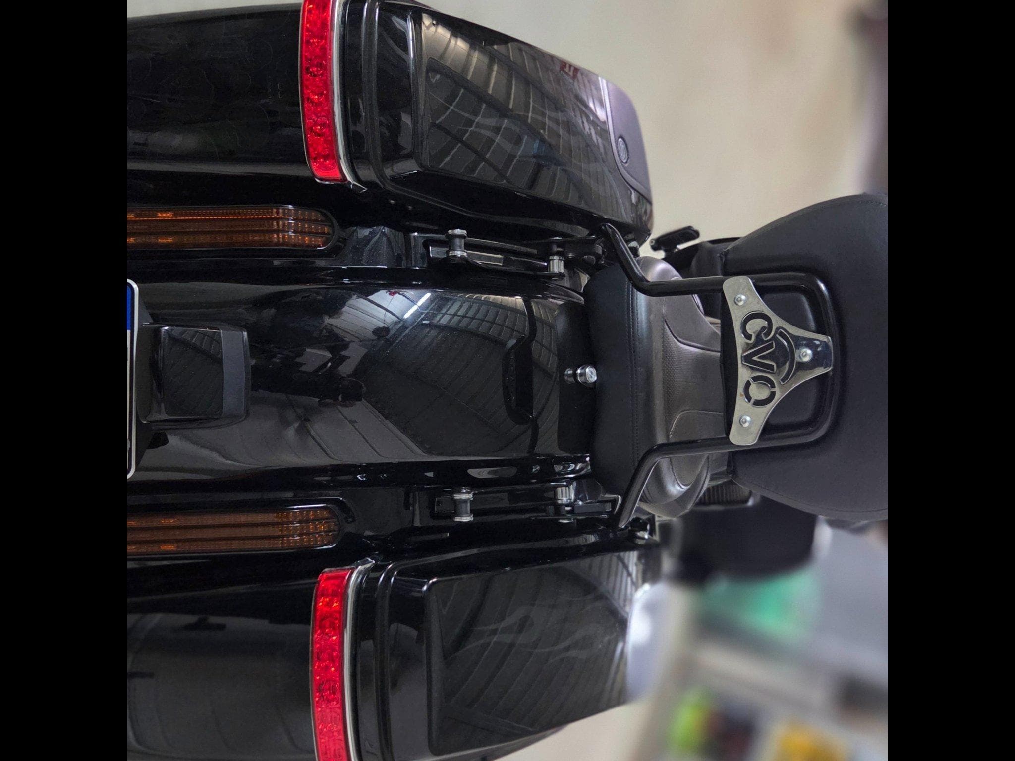 Harley-Davidson CVO Street Glide SCREAMING EAGLE (2016) - Photo 3