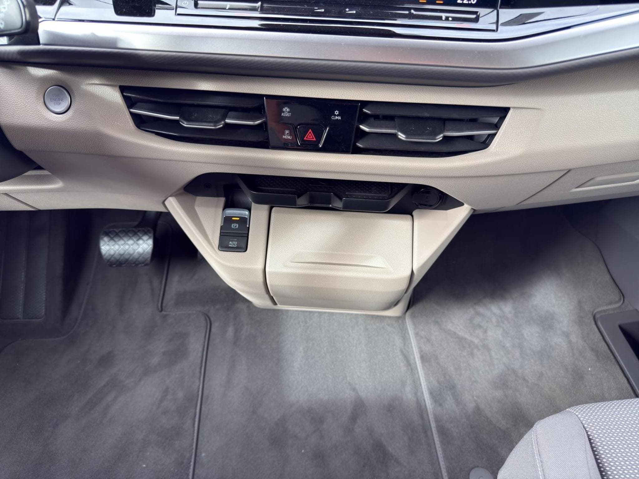 VW T7 LIFE (2026) - Foto 12