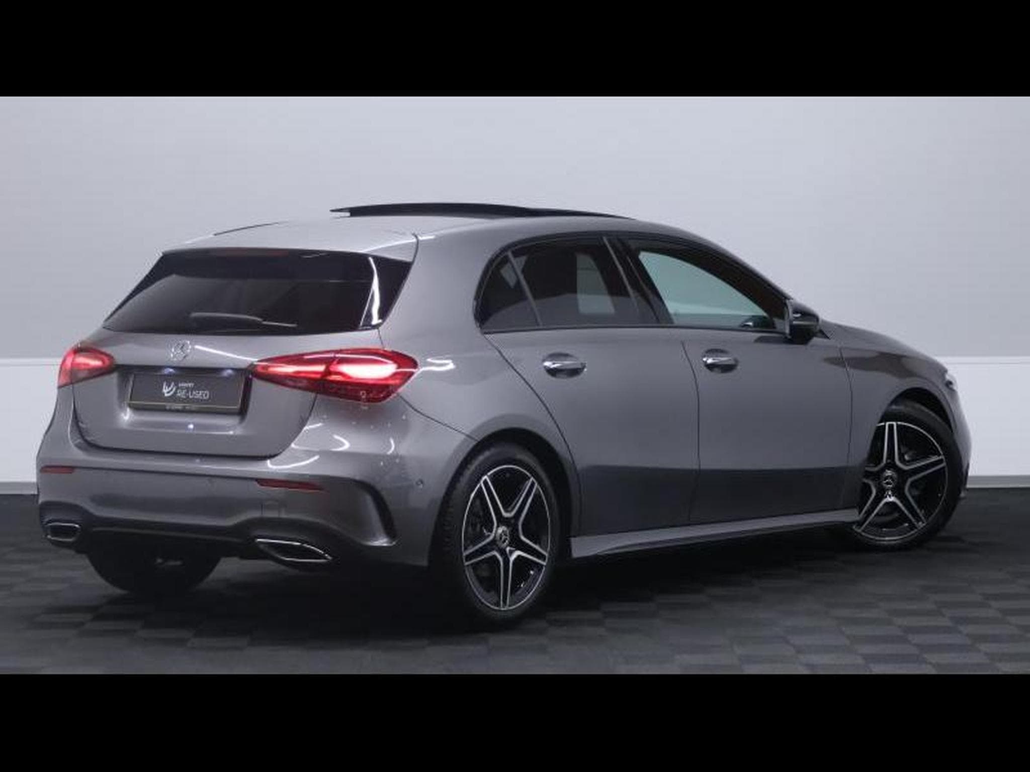 Mercedes A 180 7G-DCT AMG Line (2024) - Photo 5