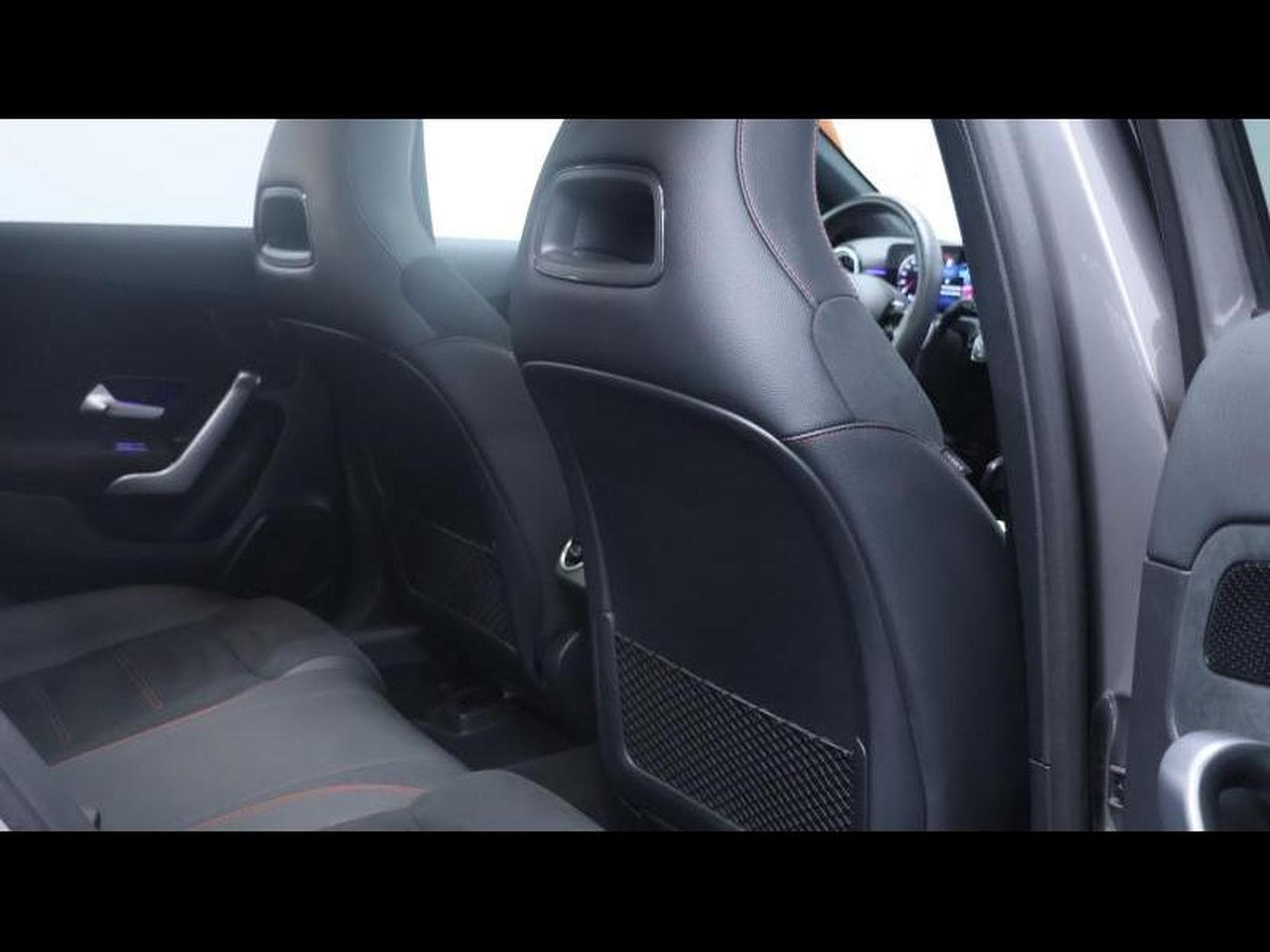 Mercedes A 180 7G-DCT AMG Line (2024) - Photo 14