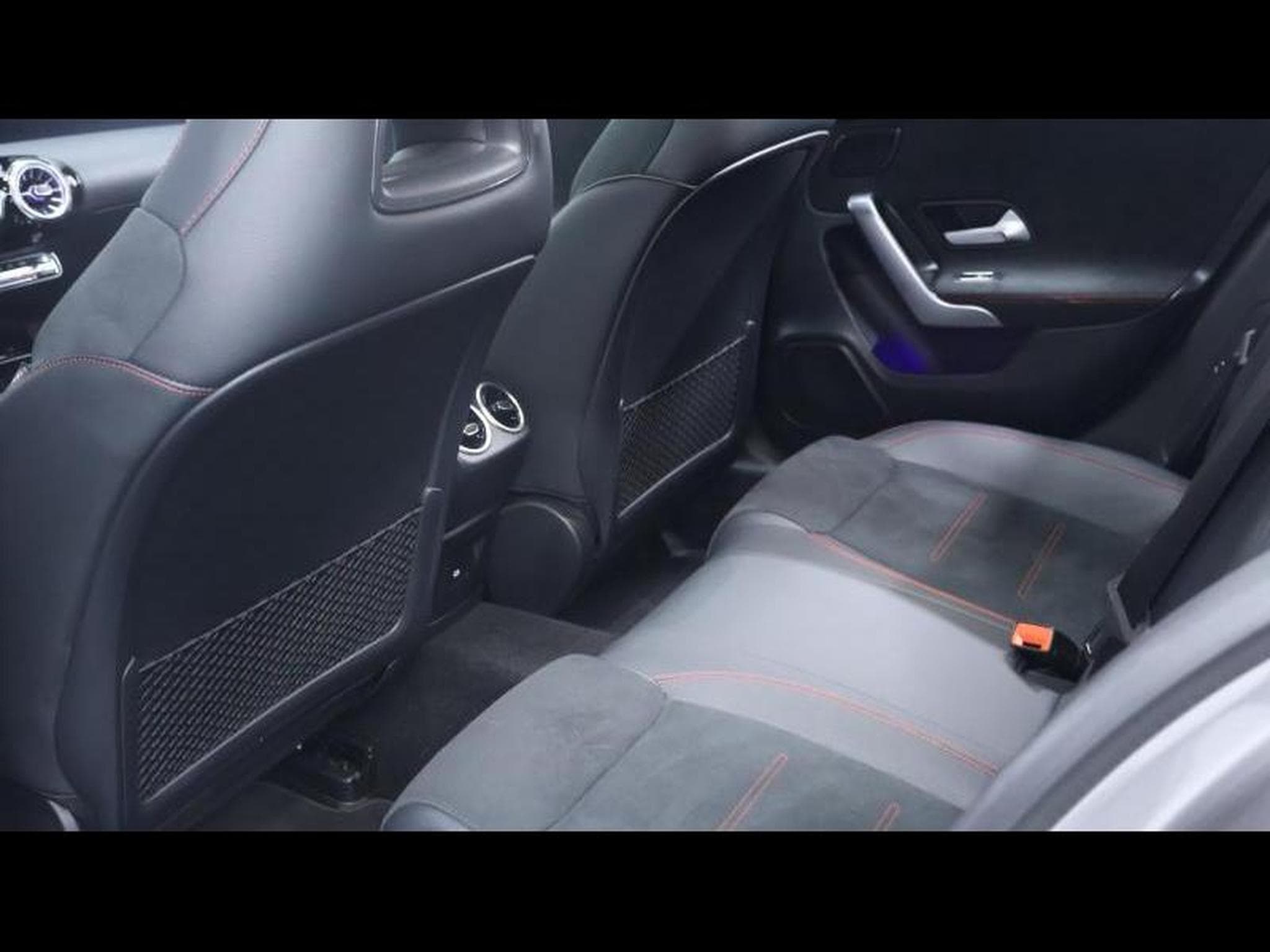 Mercedes A 180 7G-DCT AMG Line (2024) - Photo 18