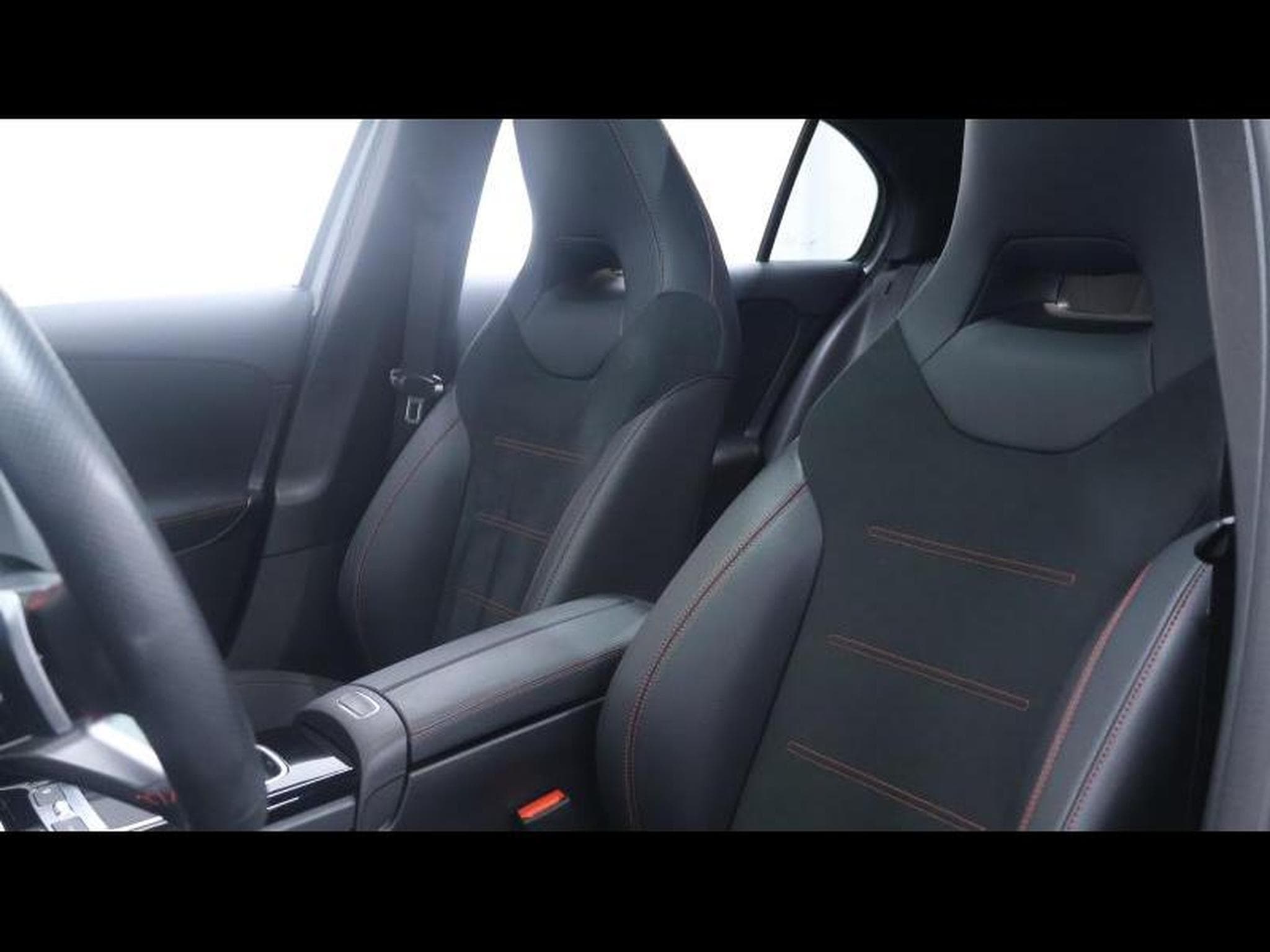 Mercedes A 180 7G-DCT AMG Line (2024) - Photo 17